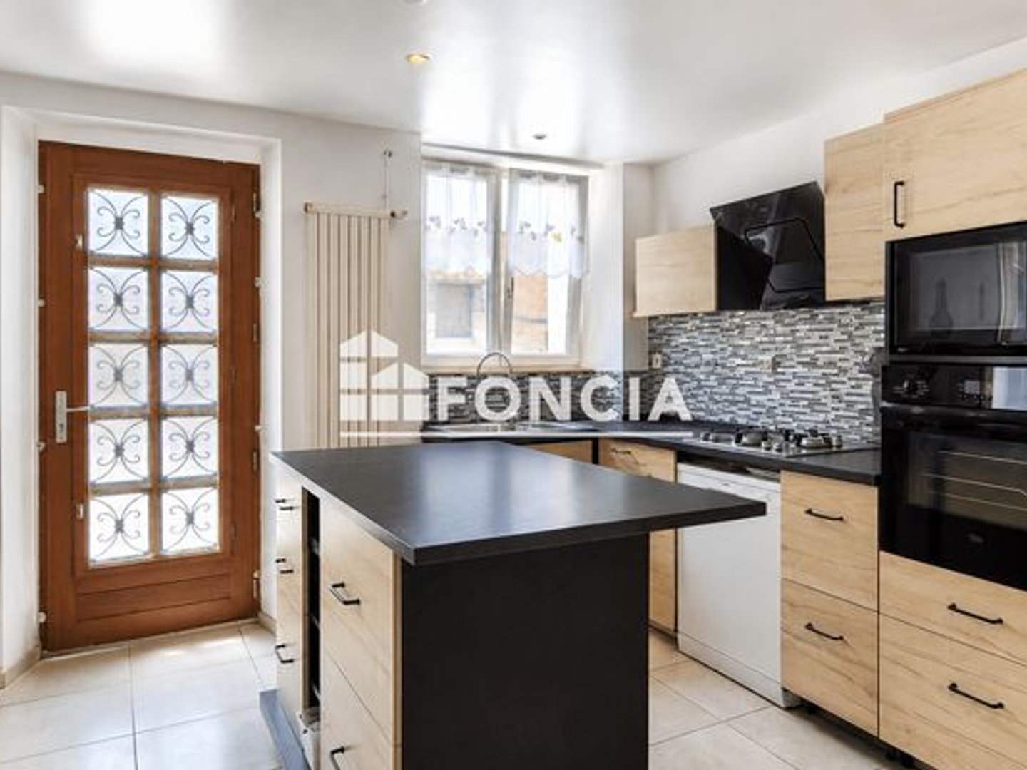 Maison à vendre - 3 pièces - 72m2 - Nanteuil-Notre-Dame (02210)