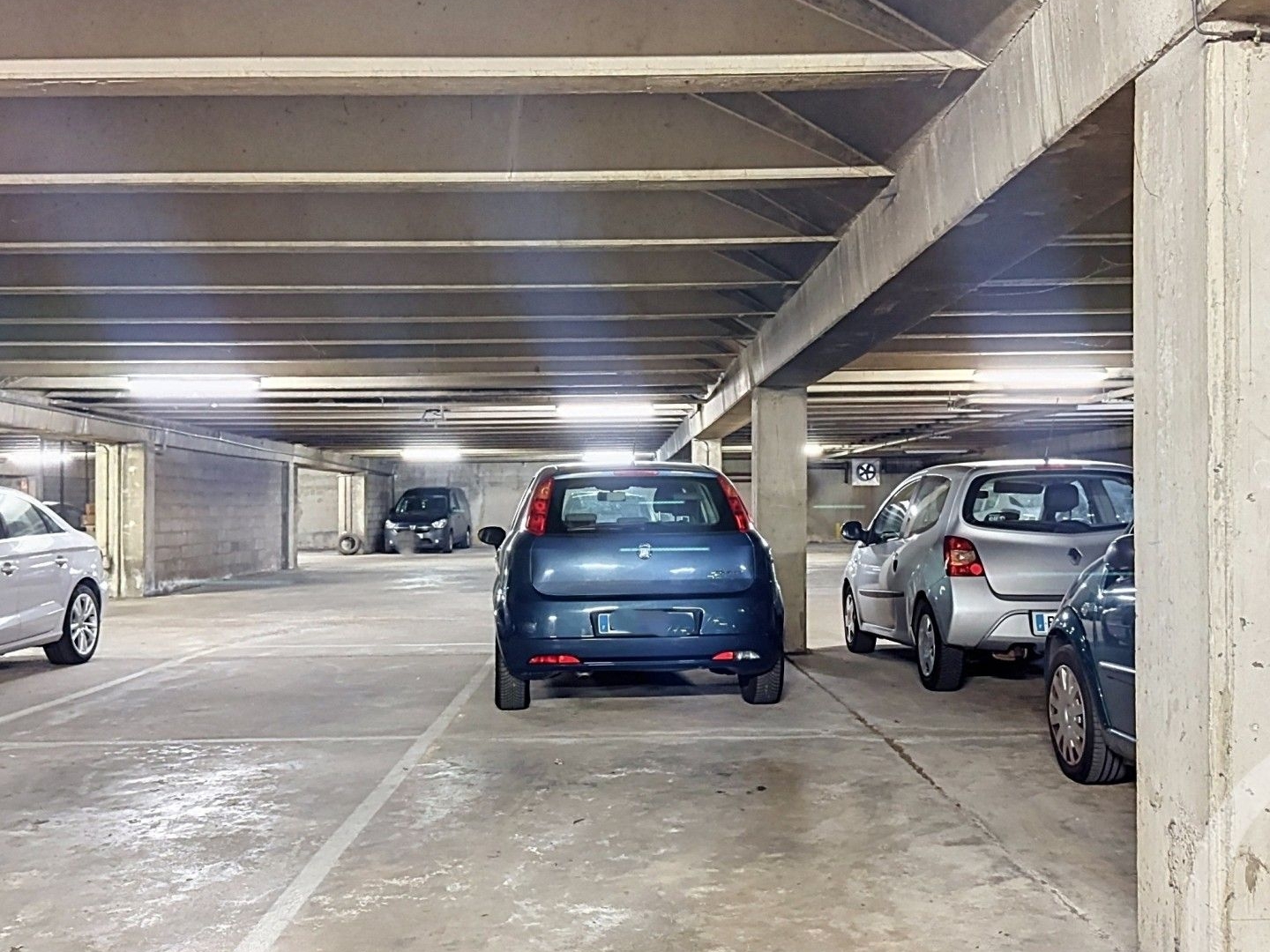 Parking 8 m²
