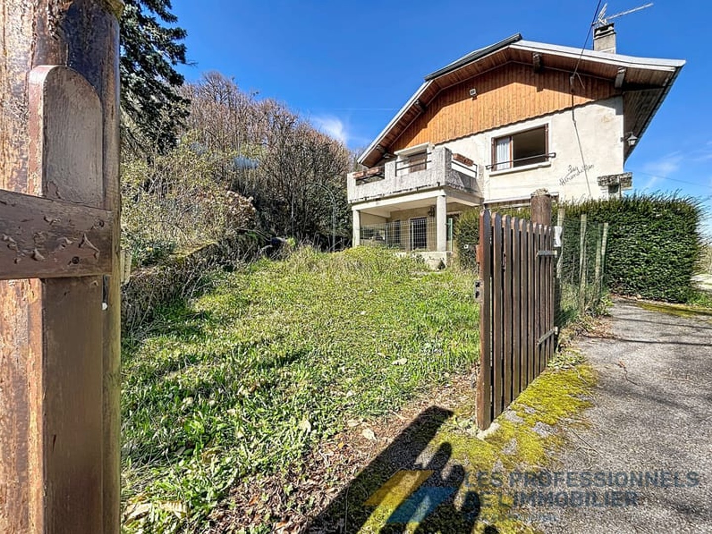 MAISON 92M2 VUE MONTANES