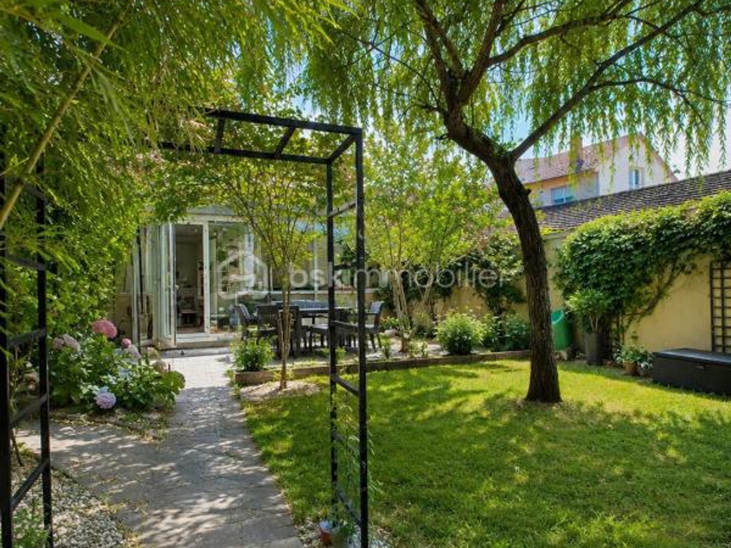 COLOMBES MAISON D'ARCHITECTE DE 193 m² AVEC DÉPENDANCE, SOUS-SOL TOTAL ET JARDIN PAYSAGER UN BIEN RARE AUX PORTES DE PARIS