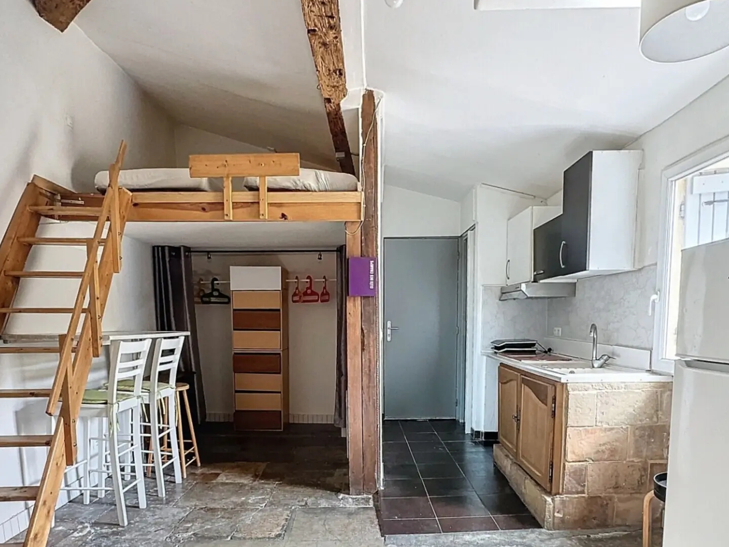 Studio 1 pièce 28 m²