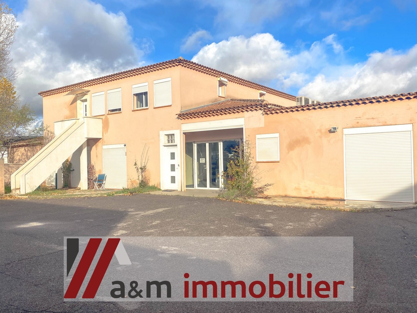 Local professionnel 61 m²