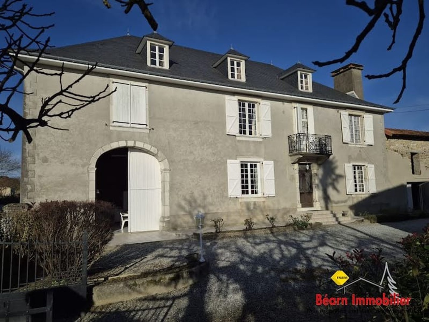 Maison 10 pièces 281 m²