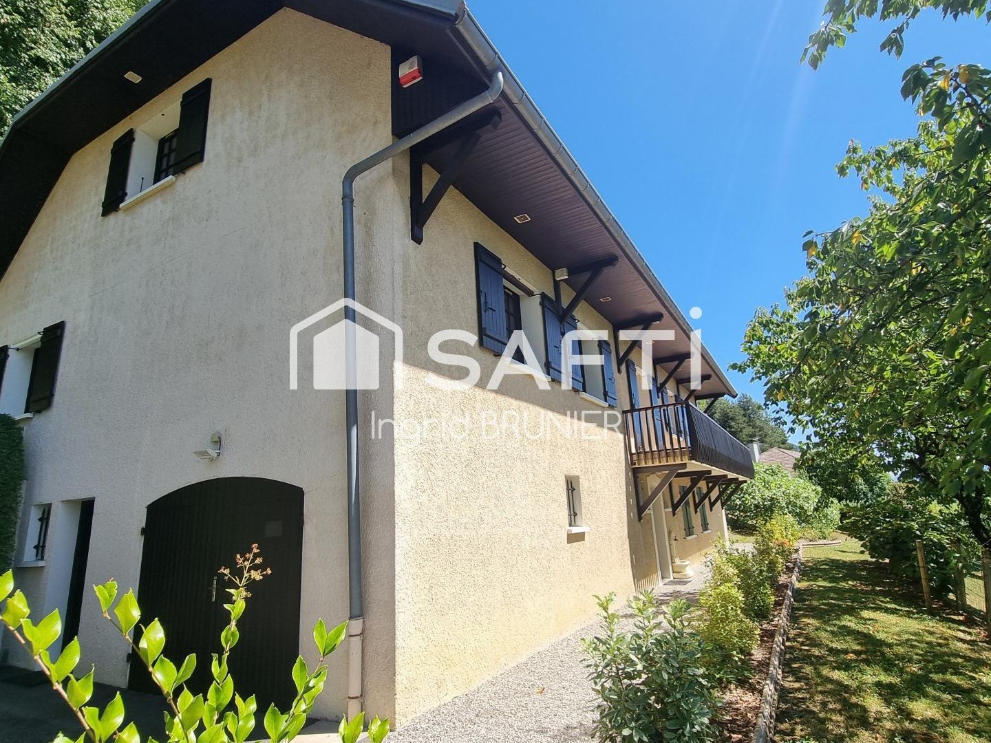 Domaine d'exception avec cellier et un terrain à batir