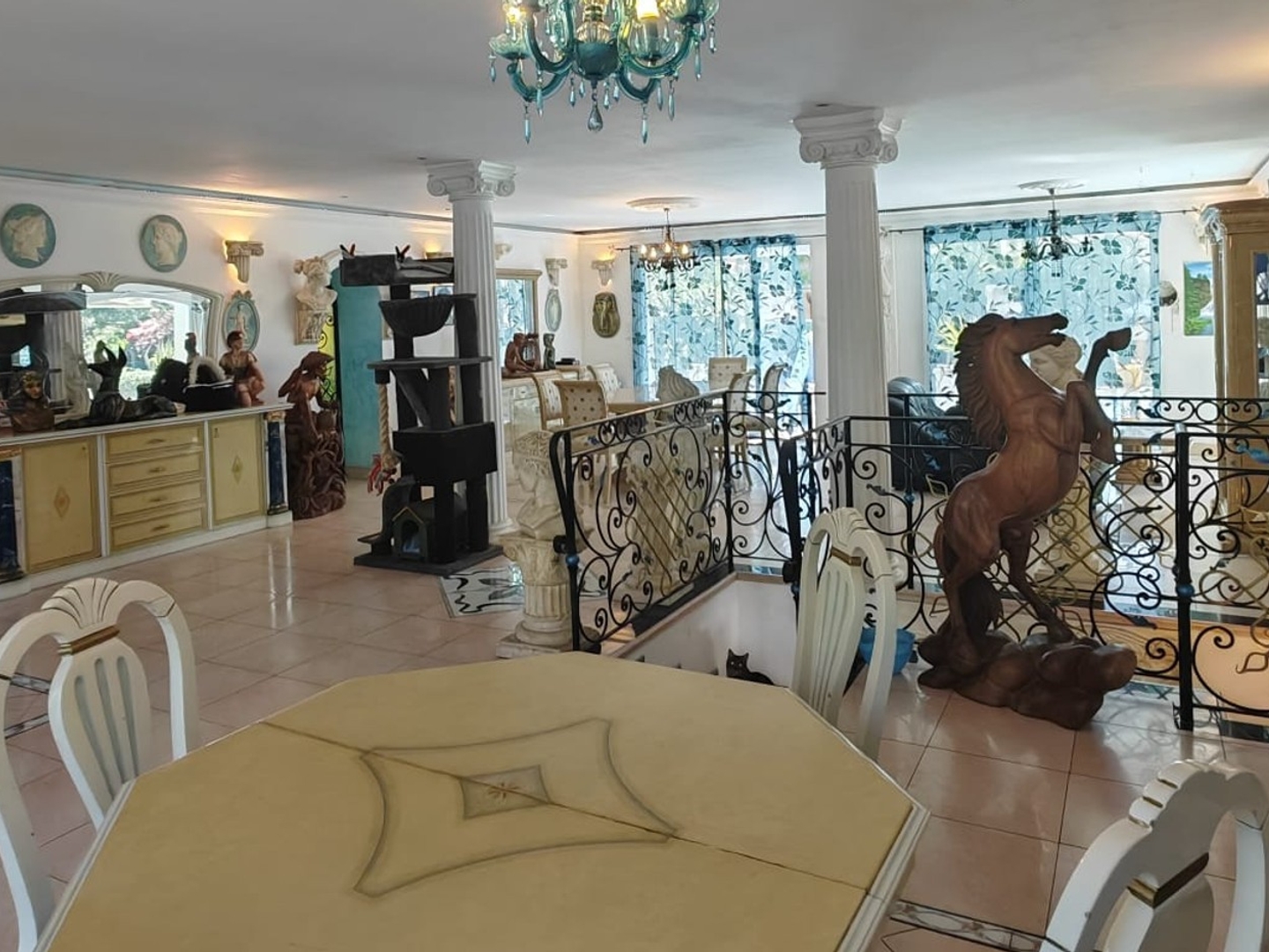 Maison à vendre - 7 pièces - 270m2 - La Seyne-Sur-Mer (83500)