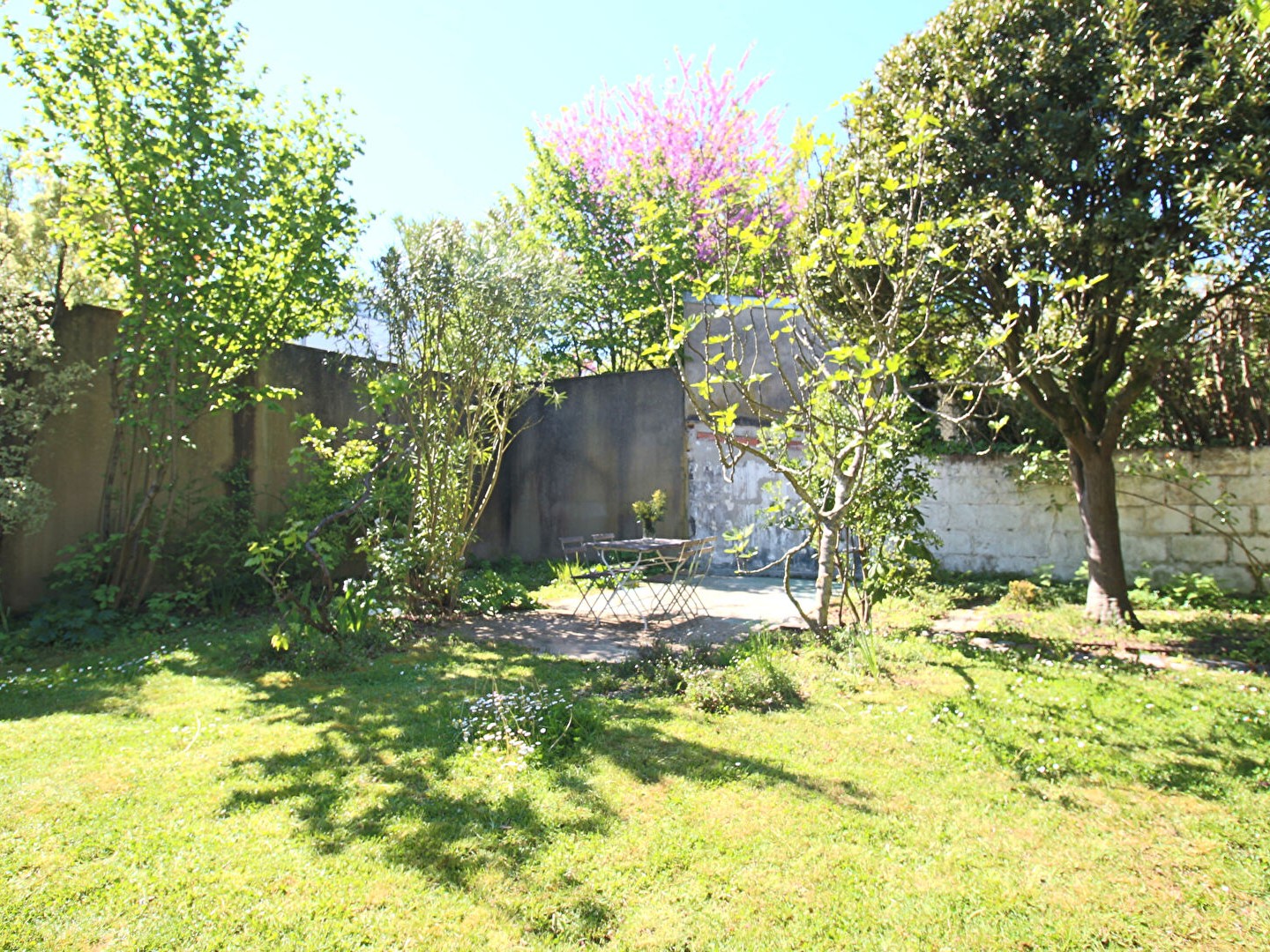Maison 3 pièces avec grand Jardin arboré et Garage