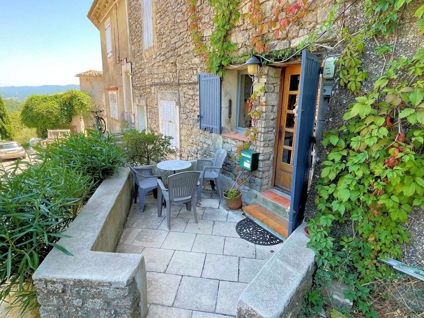 Charmante maison de village à Saint-Martin-de-Castillon
