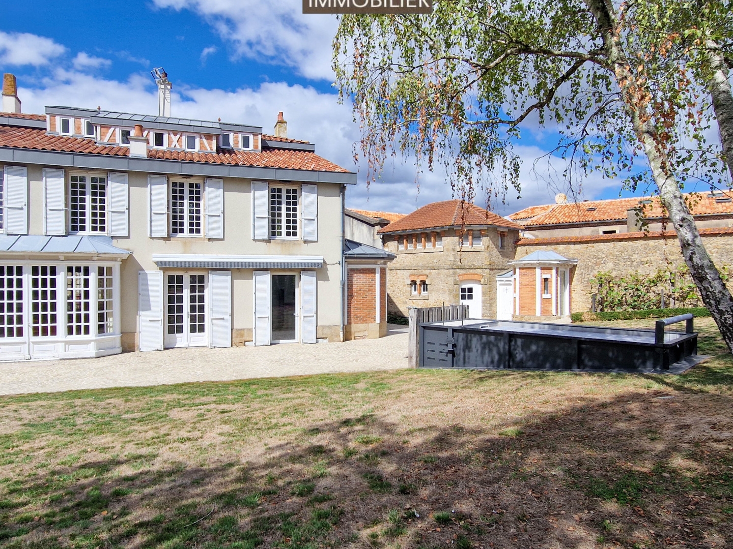 Maison 11 pièces 304 m²