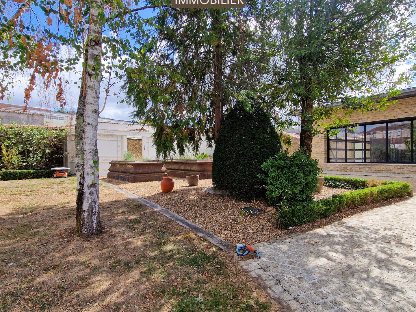 Maison à vendre - 11 pièces - 304m2 - Bressuire (79300)