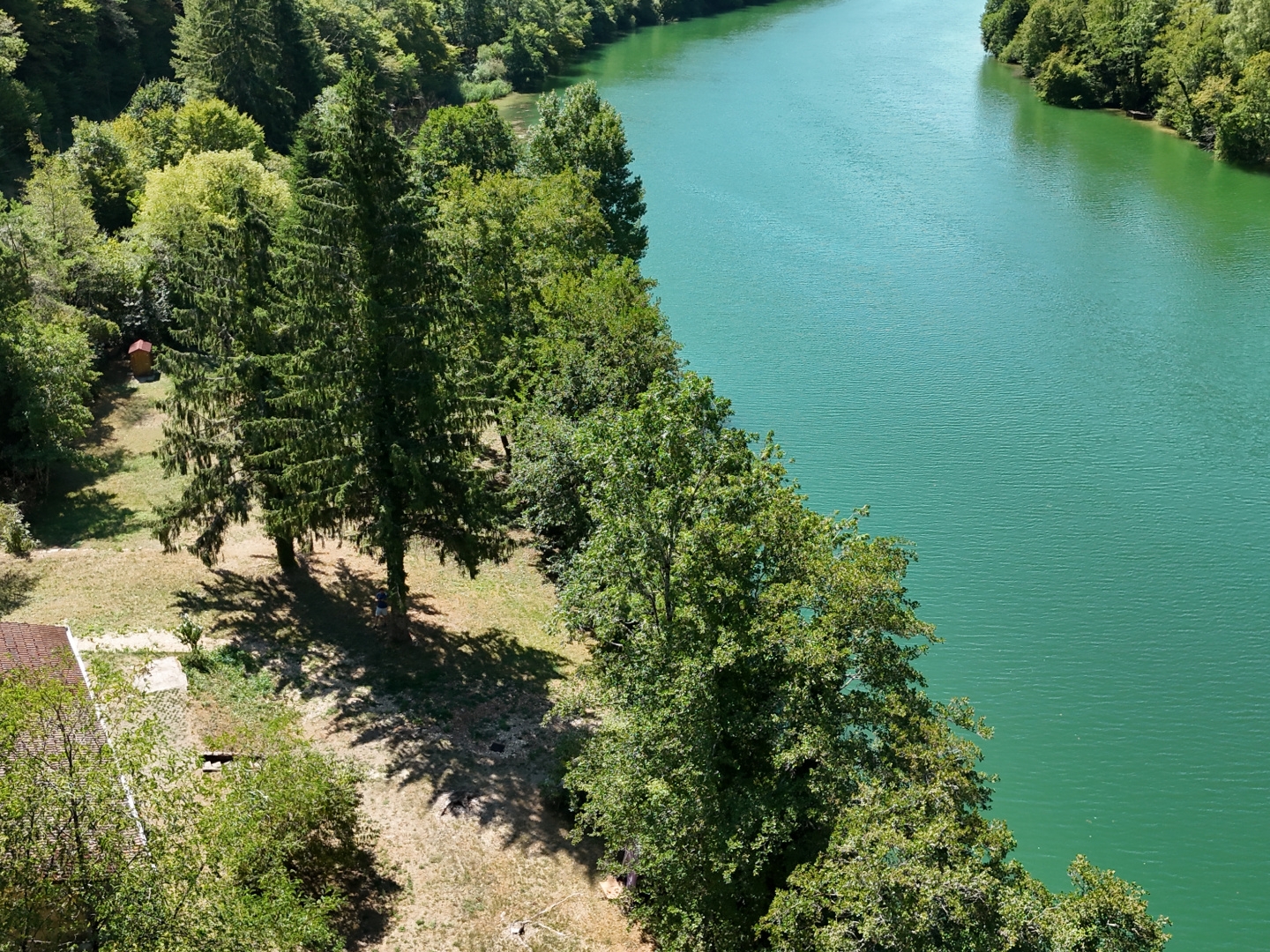 EXCLUSIVITÉ - Maison en bord de rivière d'Ain avec accès direct et ponton pour bateau