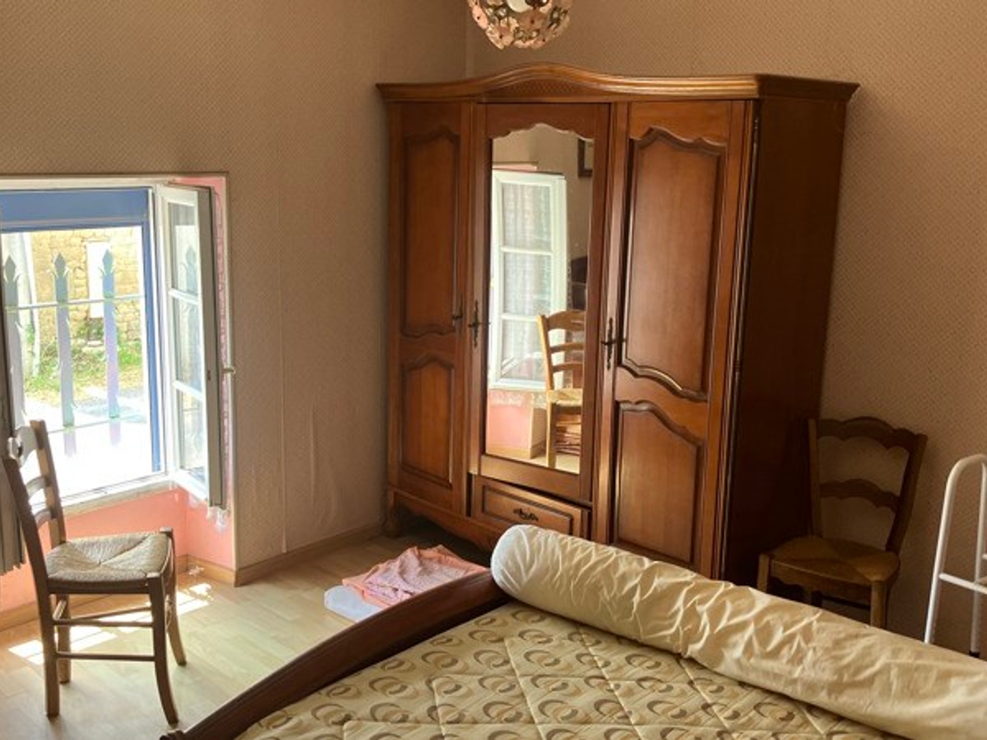 Maison à vendre - 13 pièces - 215m2 - Essouvert (17400)