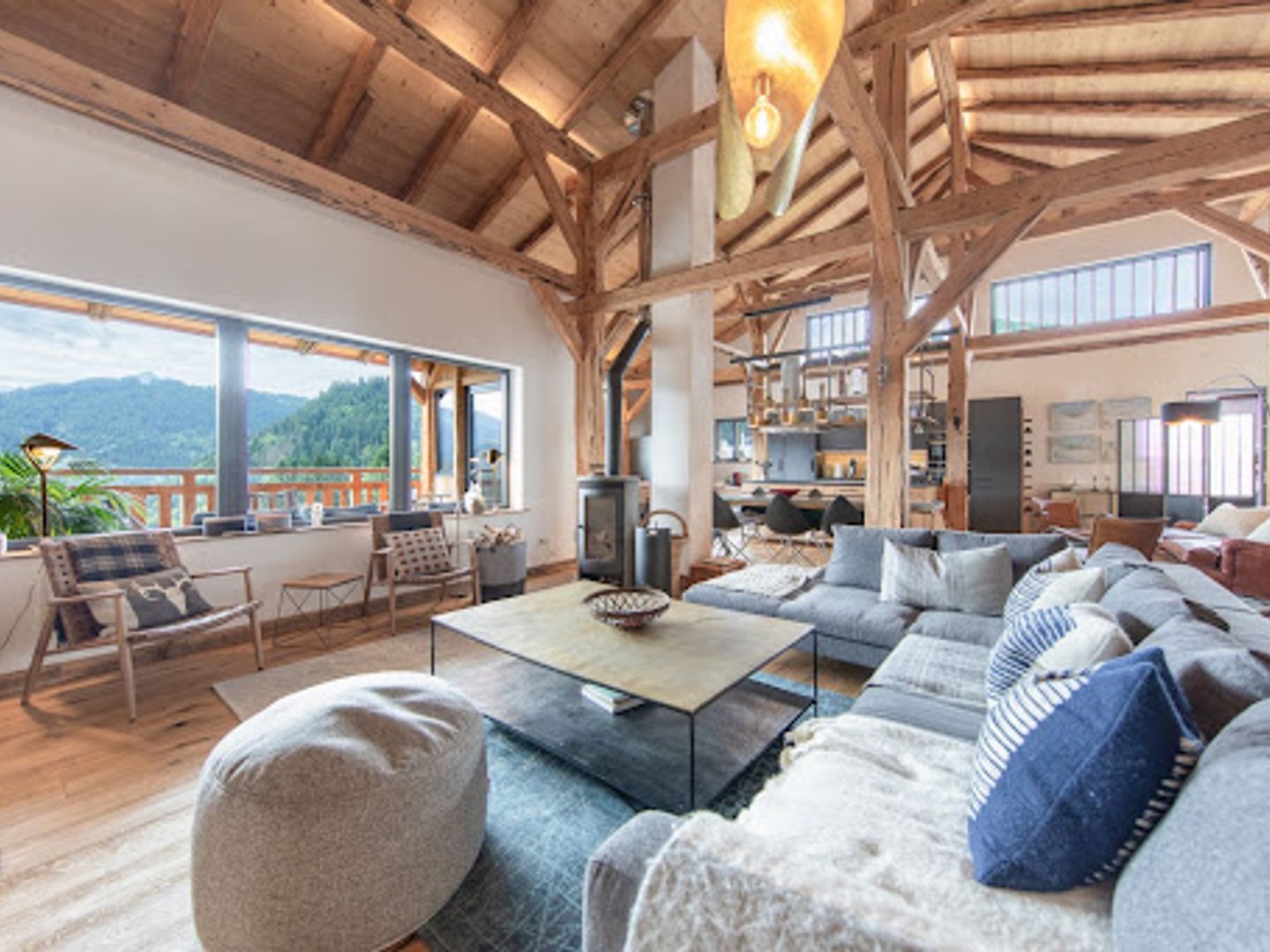 Maison à vendre - 8 pièces - 248m2 - La Côte-D'arbroz (74110)