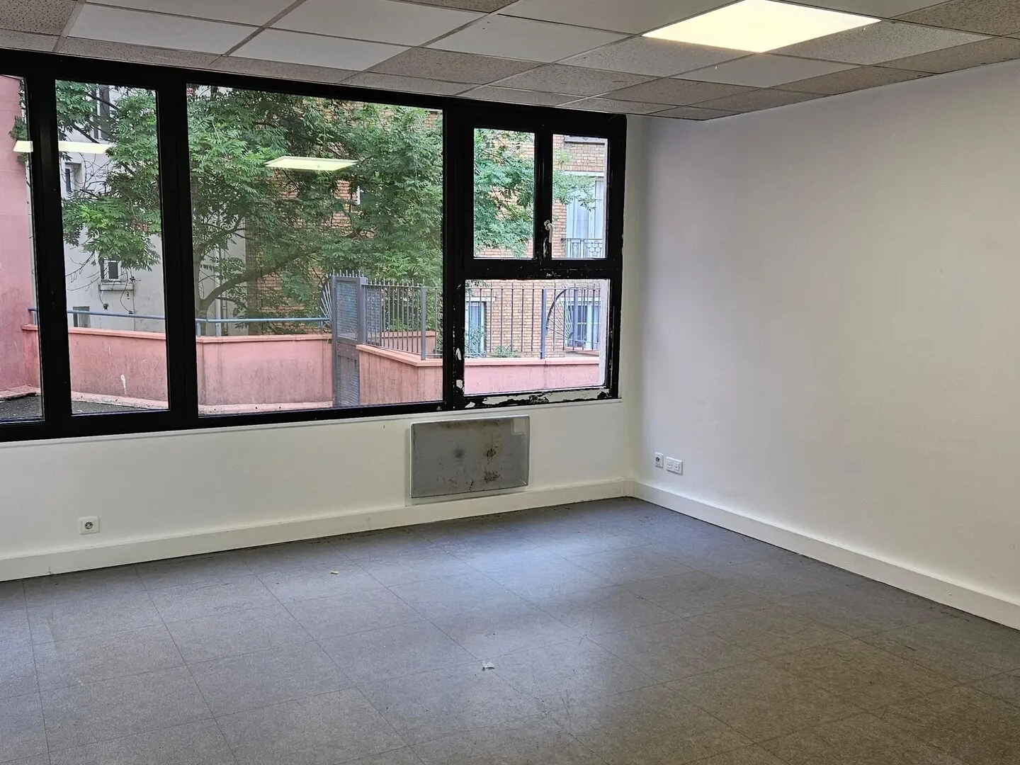 Bureau 302 m²