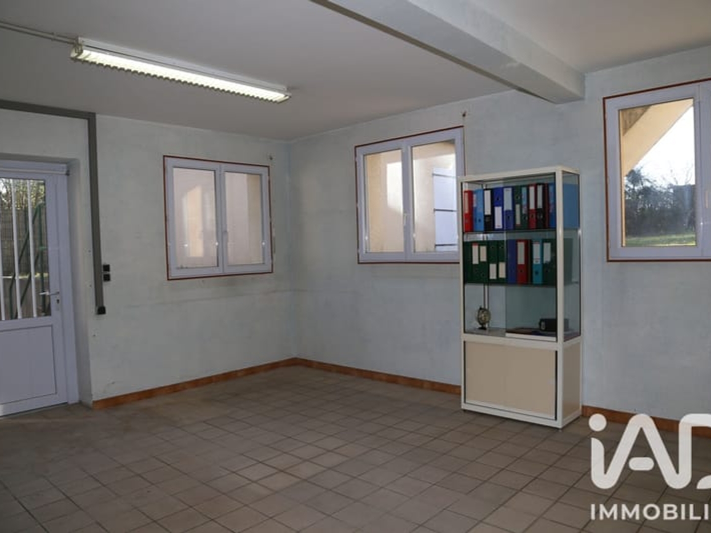 Magasin à vendre - 1 pièce - 500m2 - Berchères-Sur-Vesgre (28260)