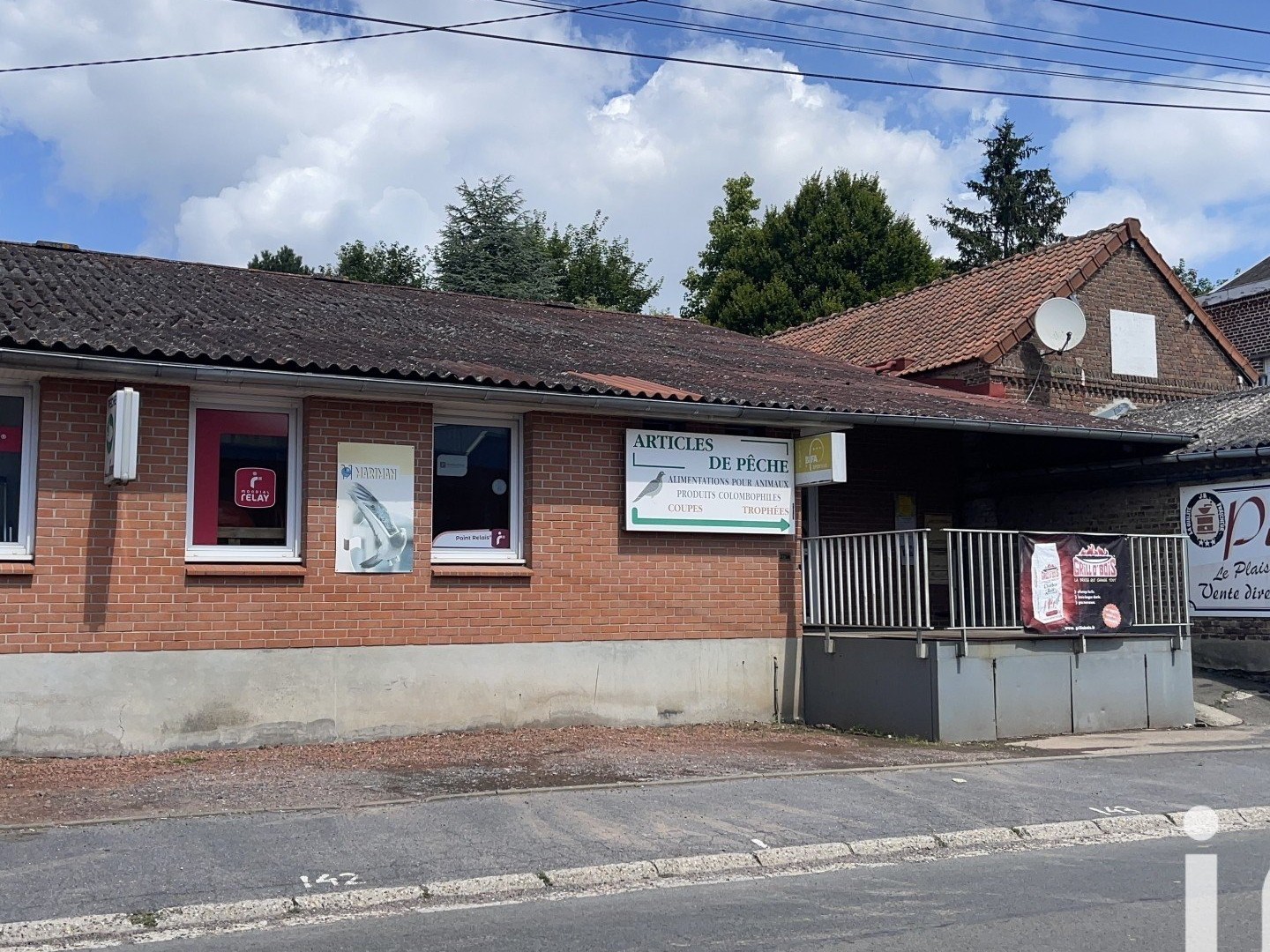 Local 300 m²