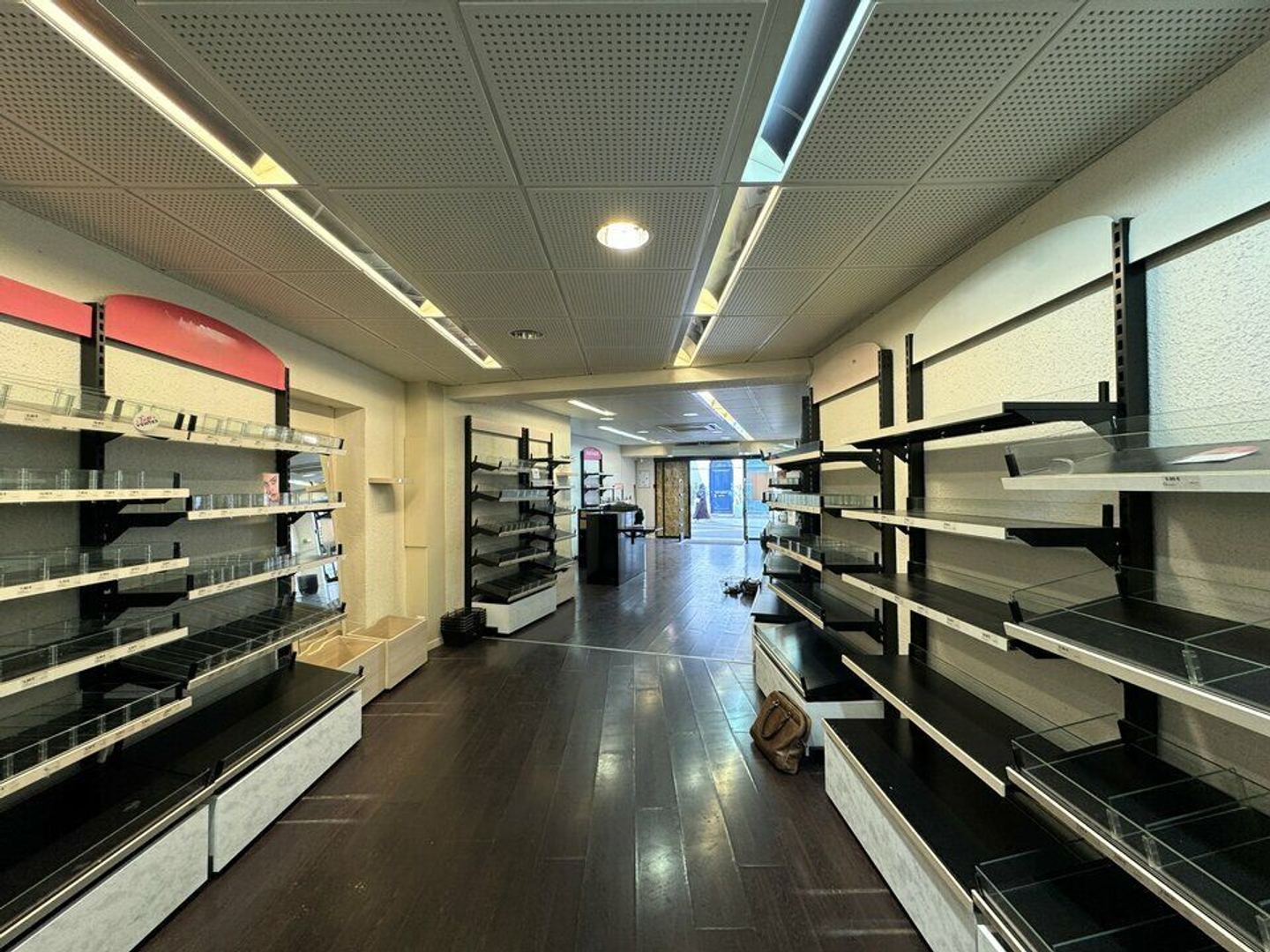 Magasin à vendre - 77m2 - Tours (37000)
