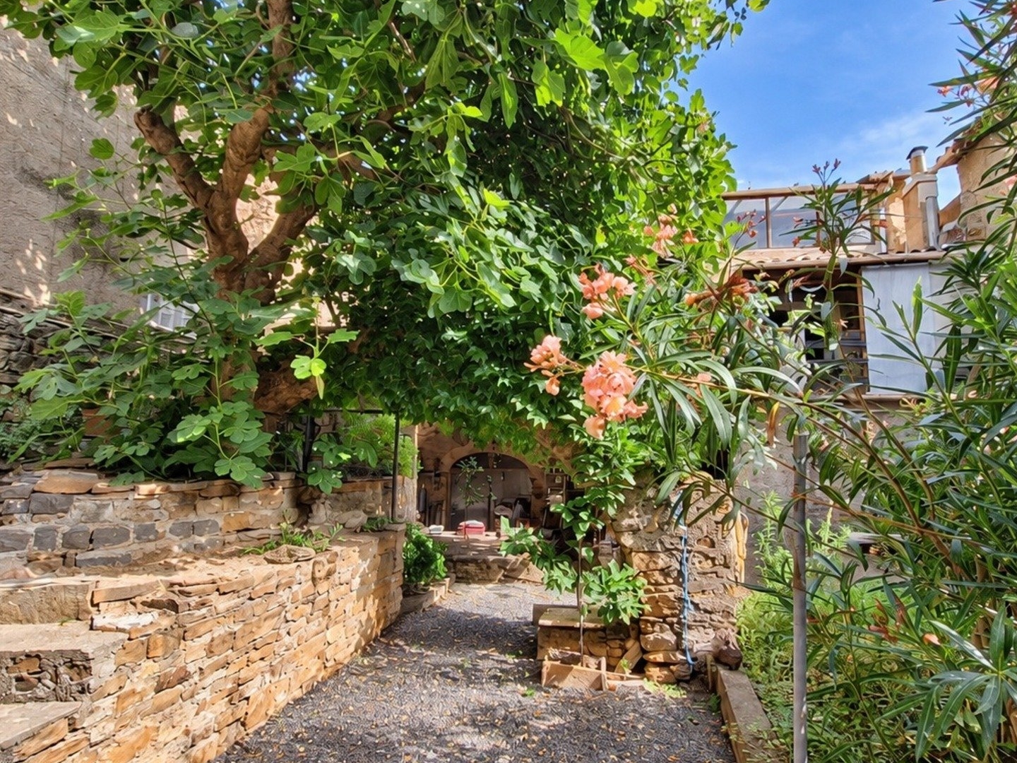 Maison à vendre - 6 pièces - 121m2 - Neffiès (34320)