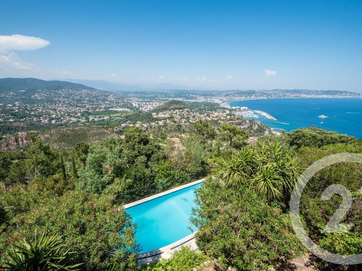 Maison 6 pièces 248 m²