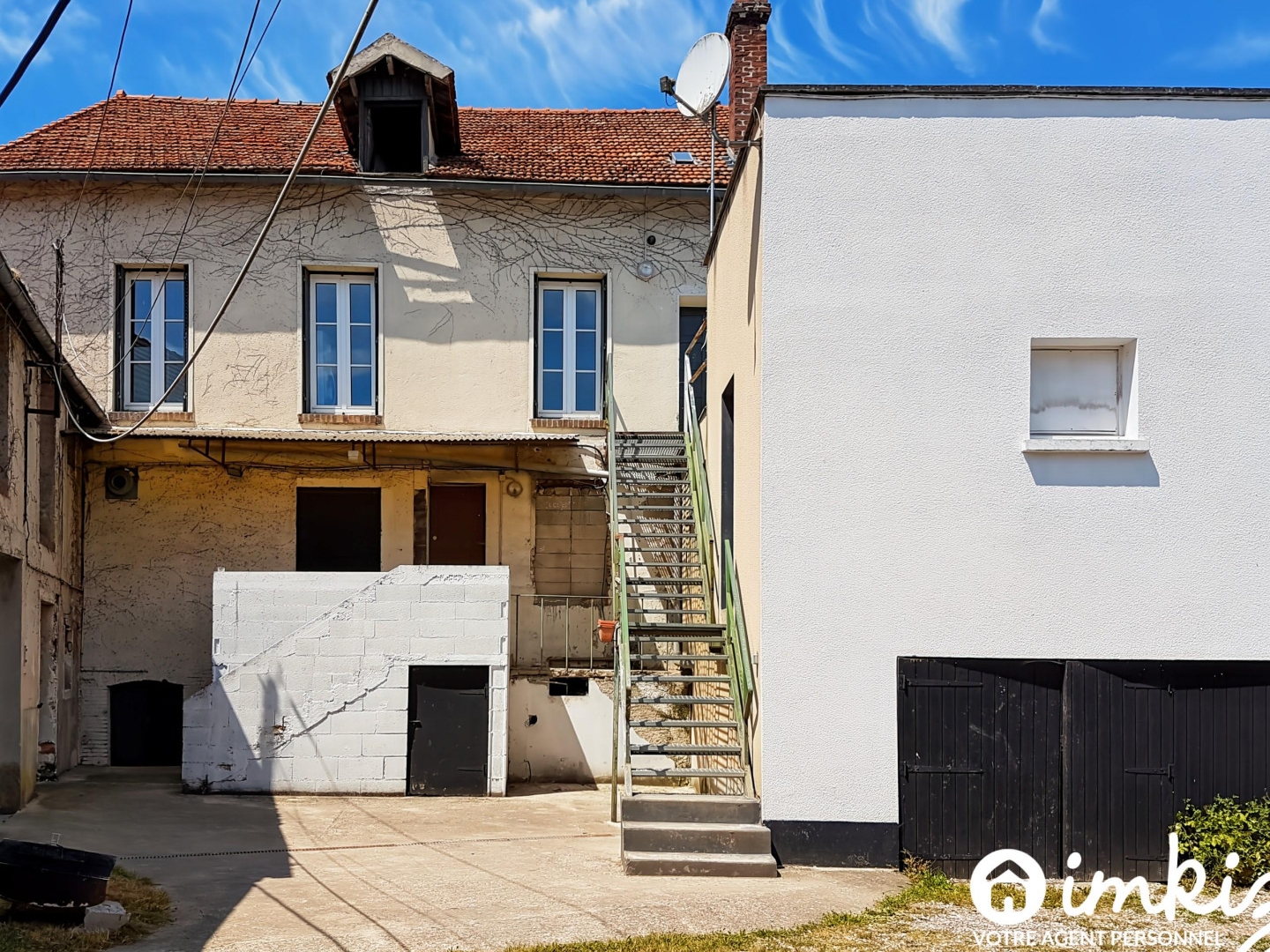 Local commercial +  ancien corps de ferme