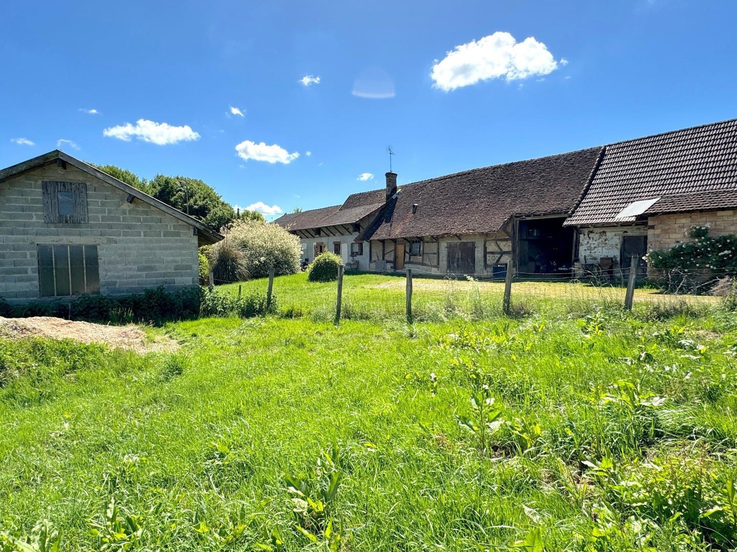 Maison à vendre - 4 pièces - 111m2 - Louhans (71500)