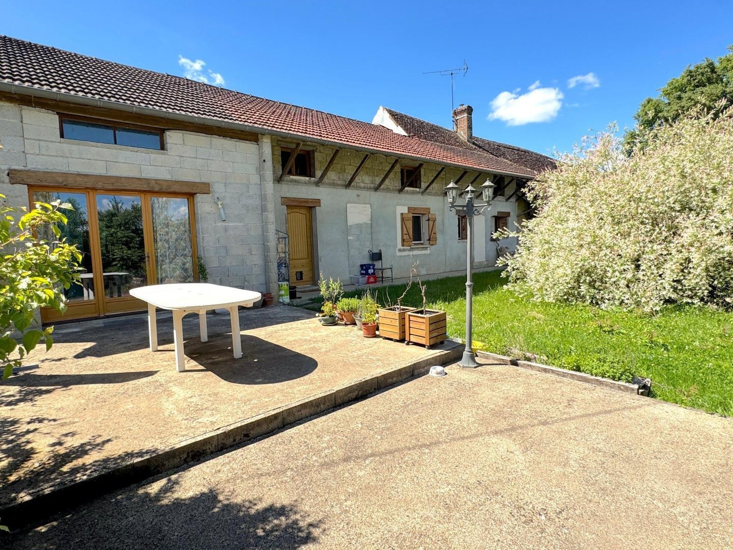Maison à vendre - 4 pièces - 111m2 - Louhans (71500)