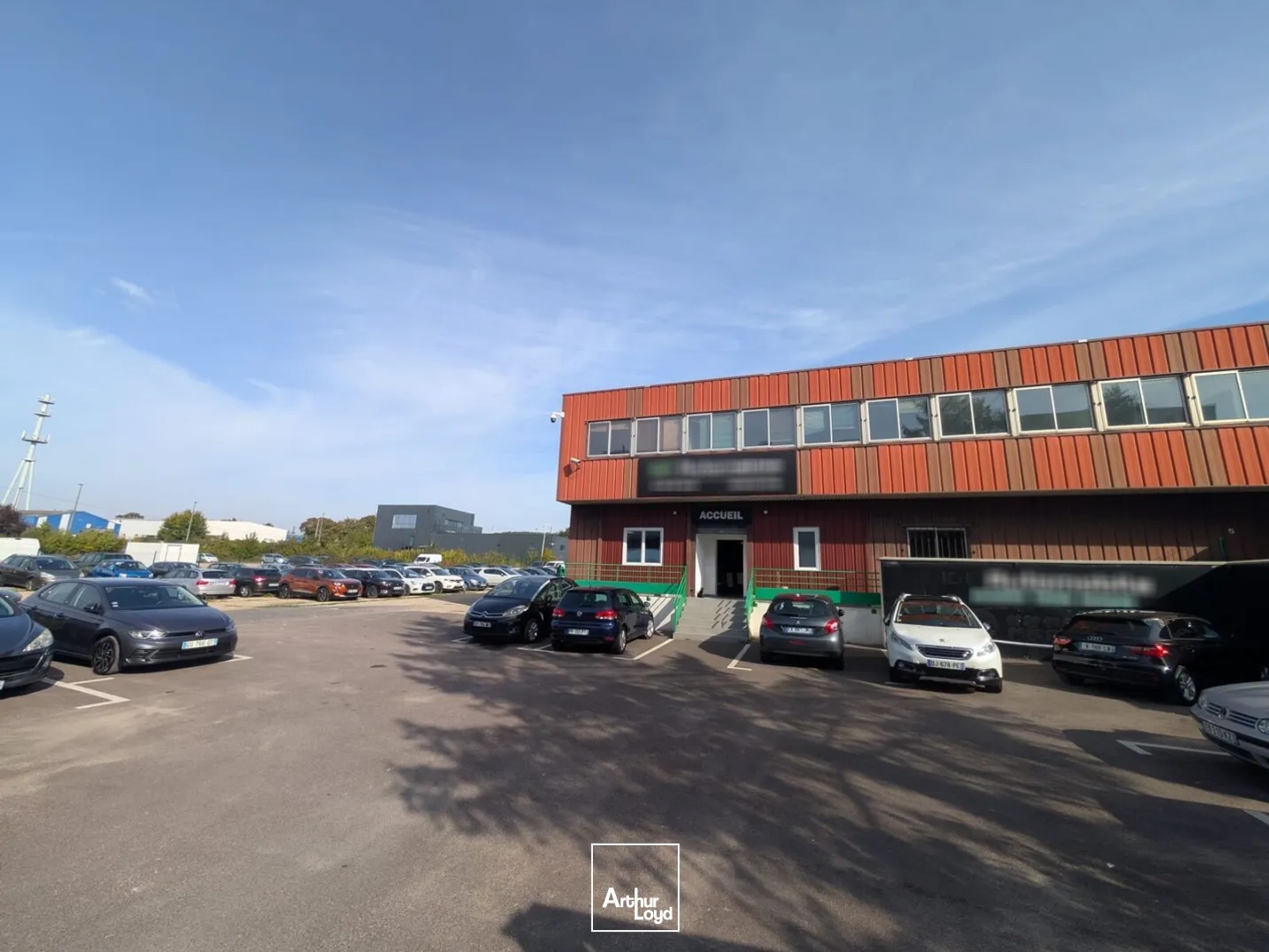 Bâtiment indépendant à vendre à Porcheville terrain 5 000 m² extensible