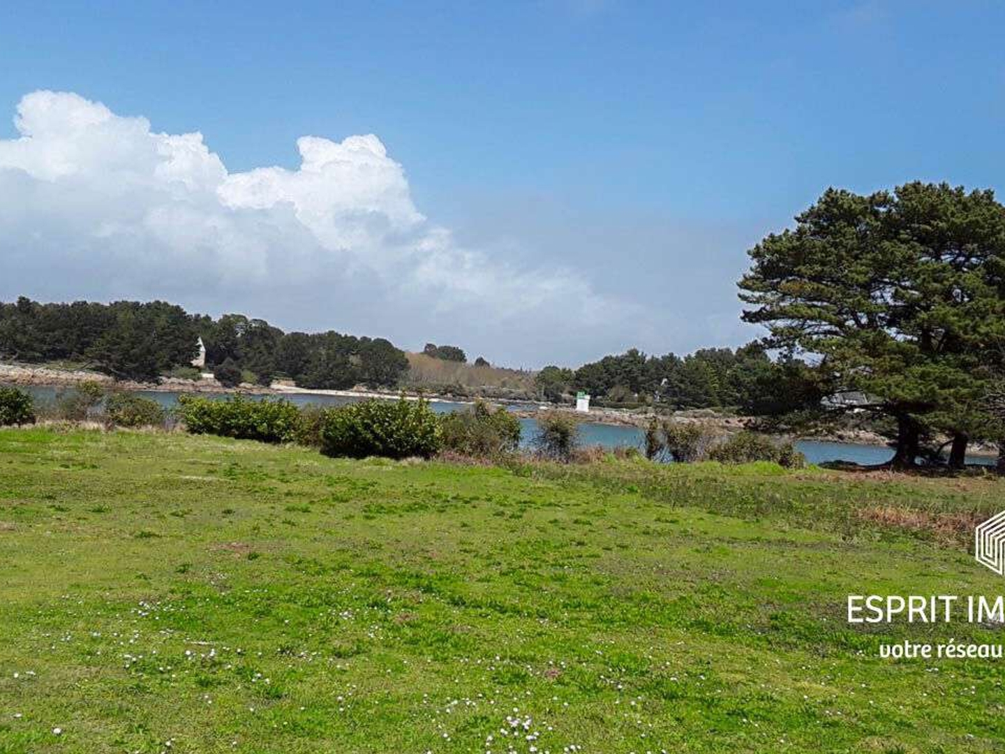 Terrain 1200 m²