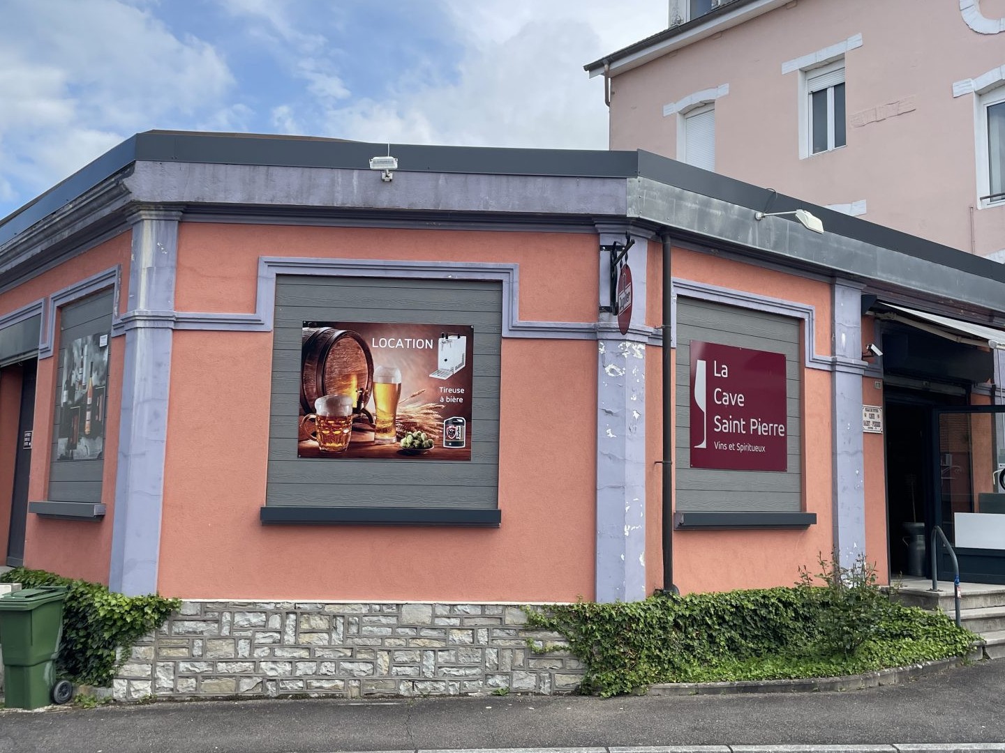 Locaux à vendre - 4 pièces - 117m2 - Vittel (88800)