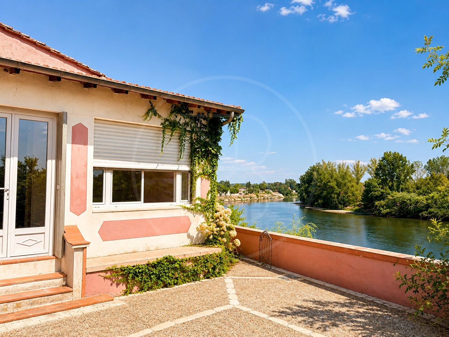 Maison à vendre - 9 pièces - 246m2 - Flaujagues (33350)