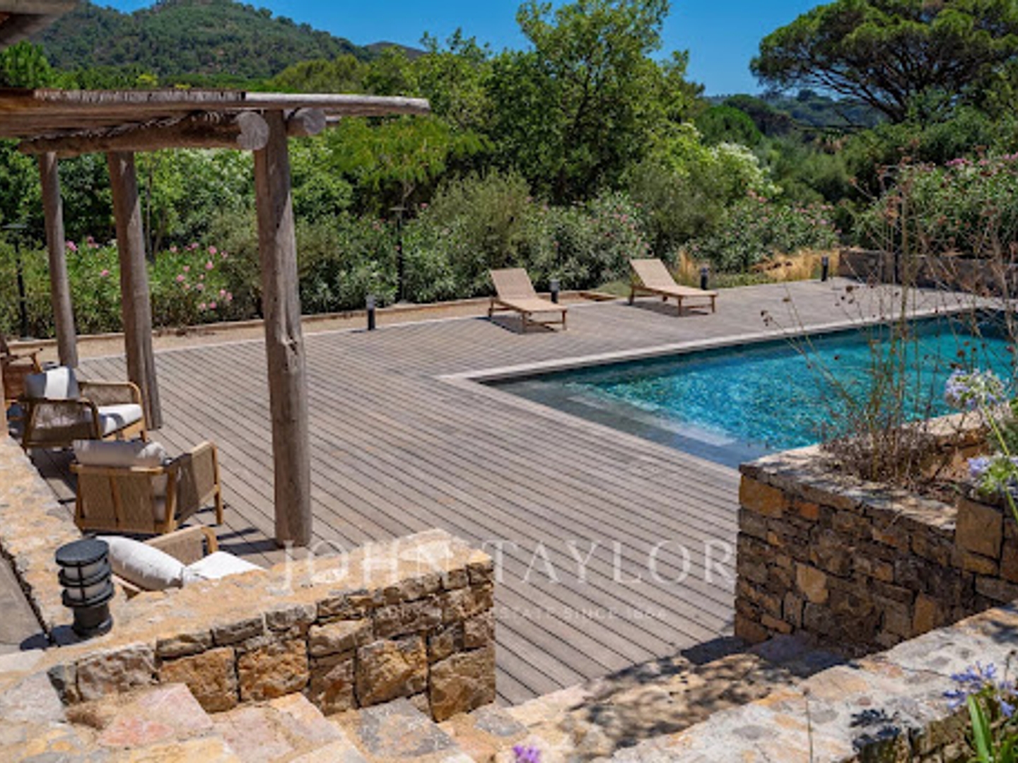 Propriété 8 pièces 247 m²