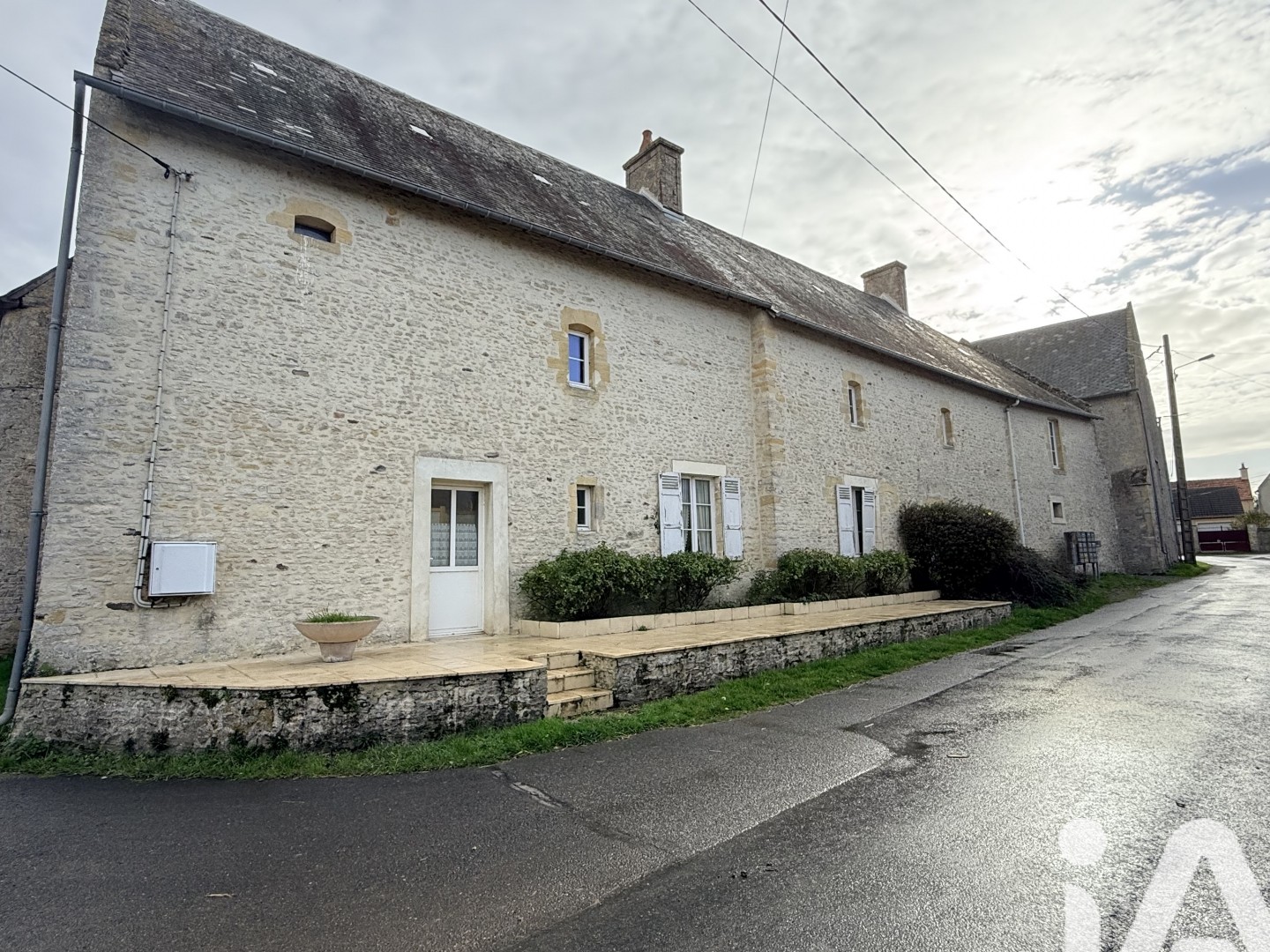 Maison 9 pièces 320 m²