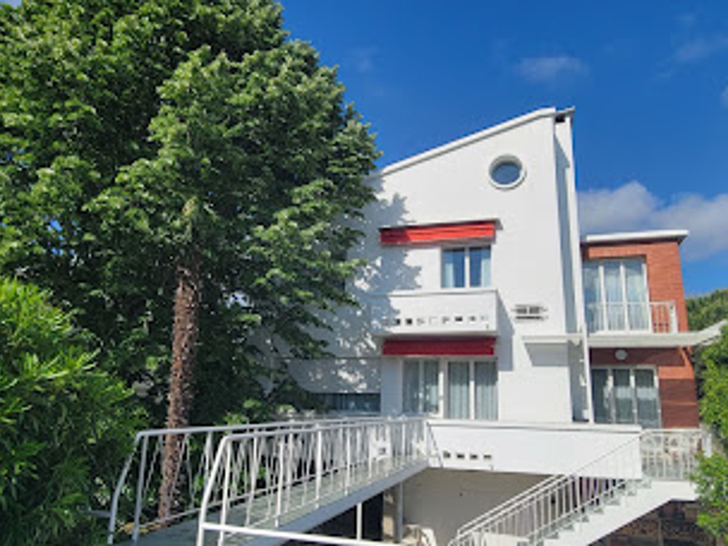 Villa 7 pièces 250 m²