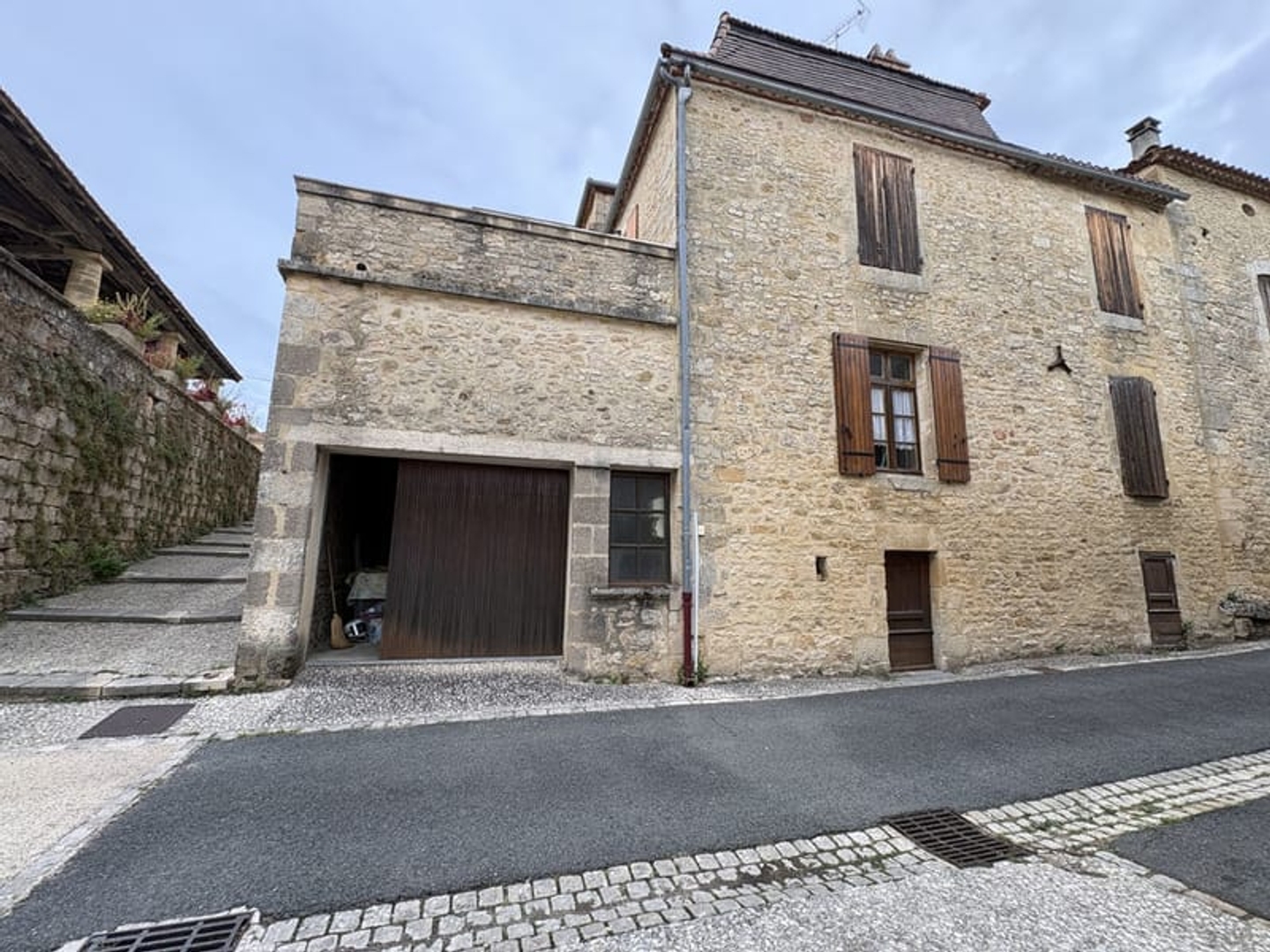 Maison en pierre avec terrasse et garage Villefranche-du-Périgord