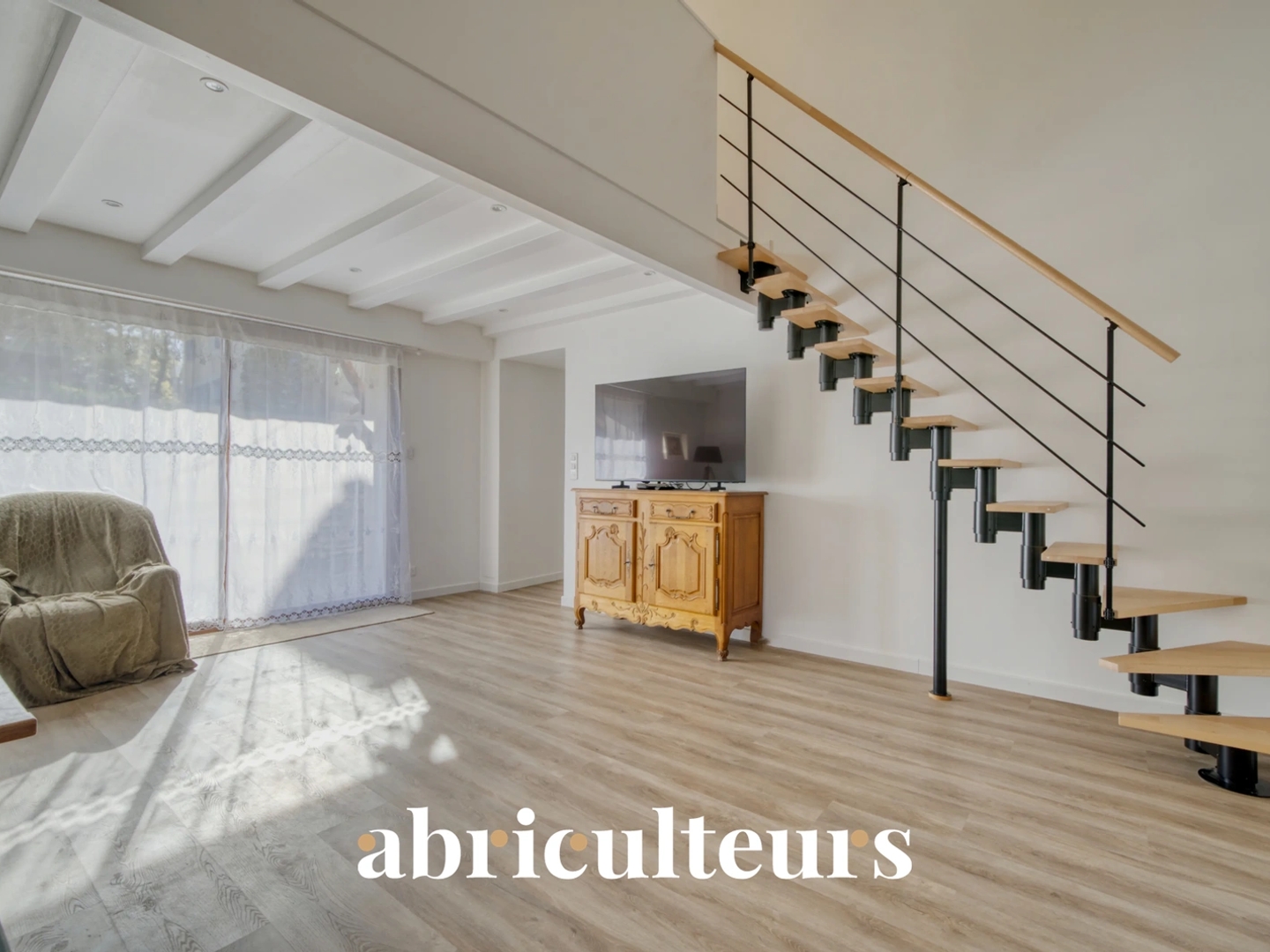 Maison à vendre - 6 pièces - 154m2 - Saint-Hilaire-De-... (17770)