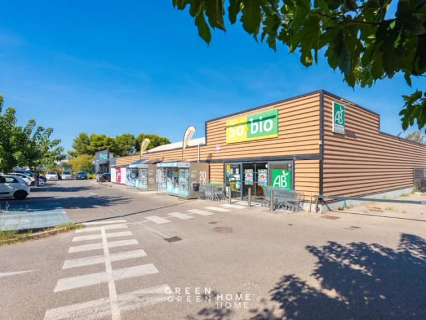 Magasin à vendre - 717m2 - Châteauneuf-Les-M... (13220)