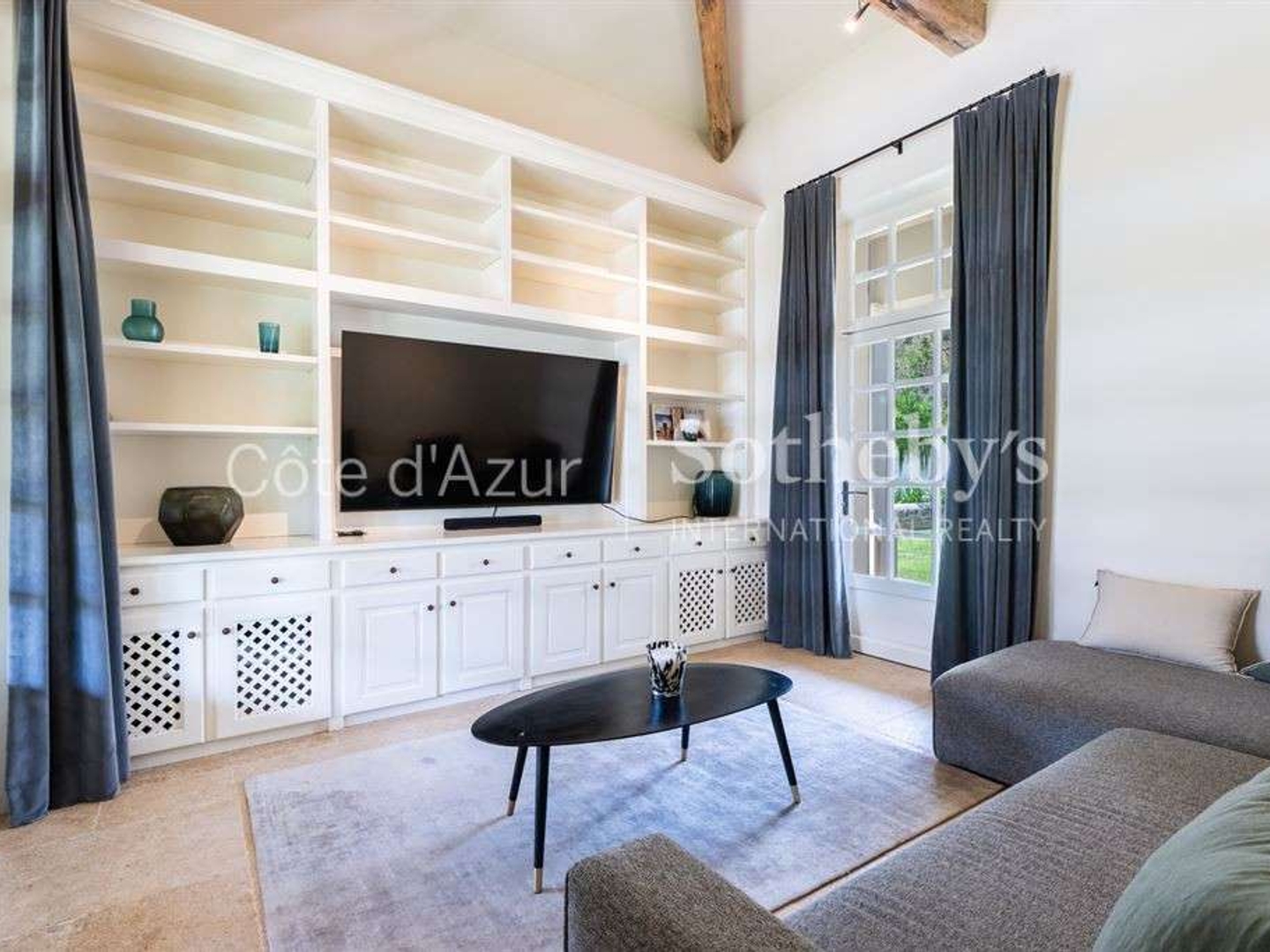Maison 13 pièces 345 m²