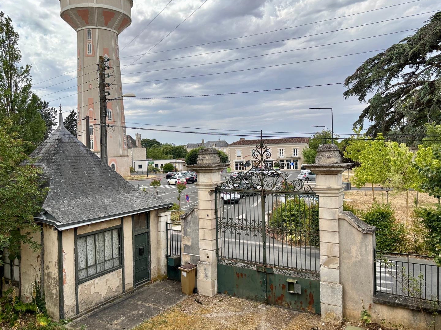 Maison à vendre - 5 pièces - 139m2 - Neuville-De-Poitou (86170)