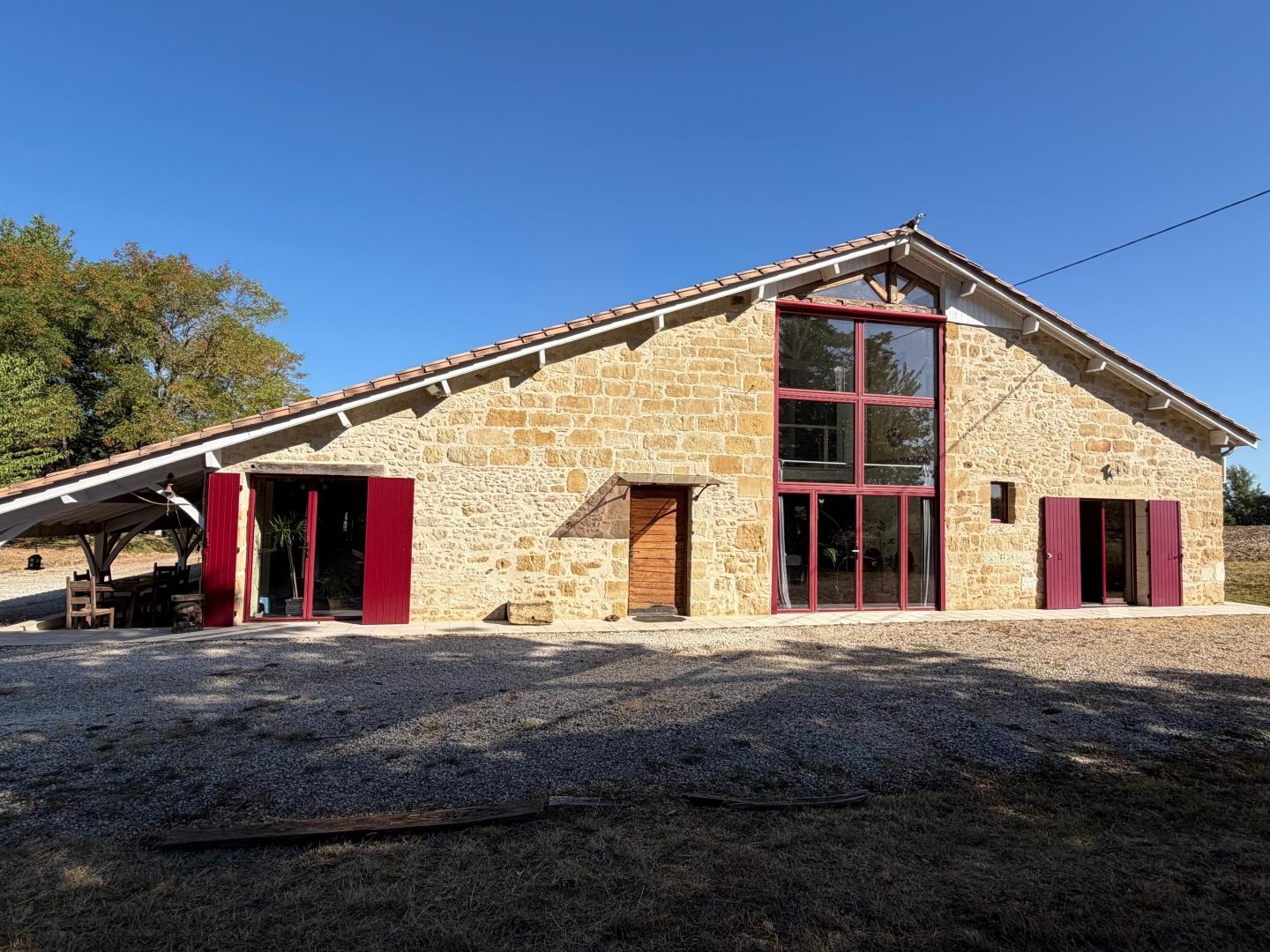 Magnifique propriété en pierre de 300 m3 4 chambres sur plus de 2000 m2 de jardin