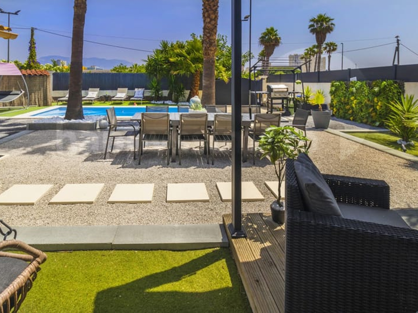 LA SEYNE SUR MER - JARDIN - PISCINE - IDEAL FAMILLE - PROCHE COMMERCES