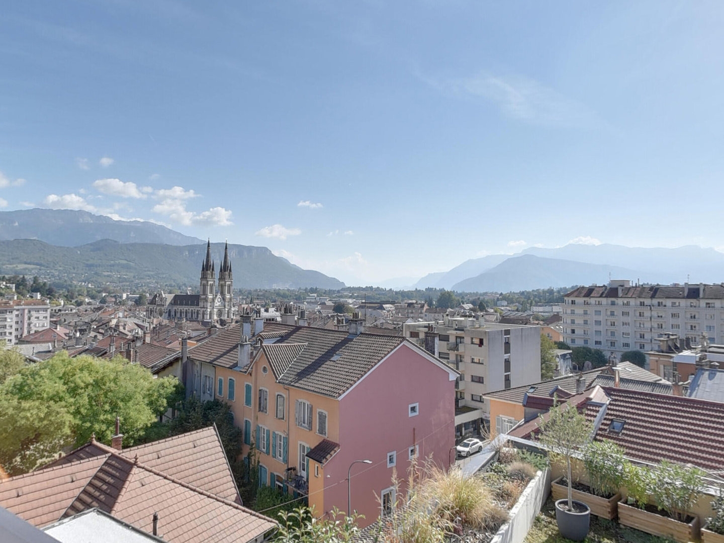 Appartement à vendre - 4 pièces - 113m2 - Voiron (38500)