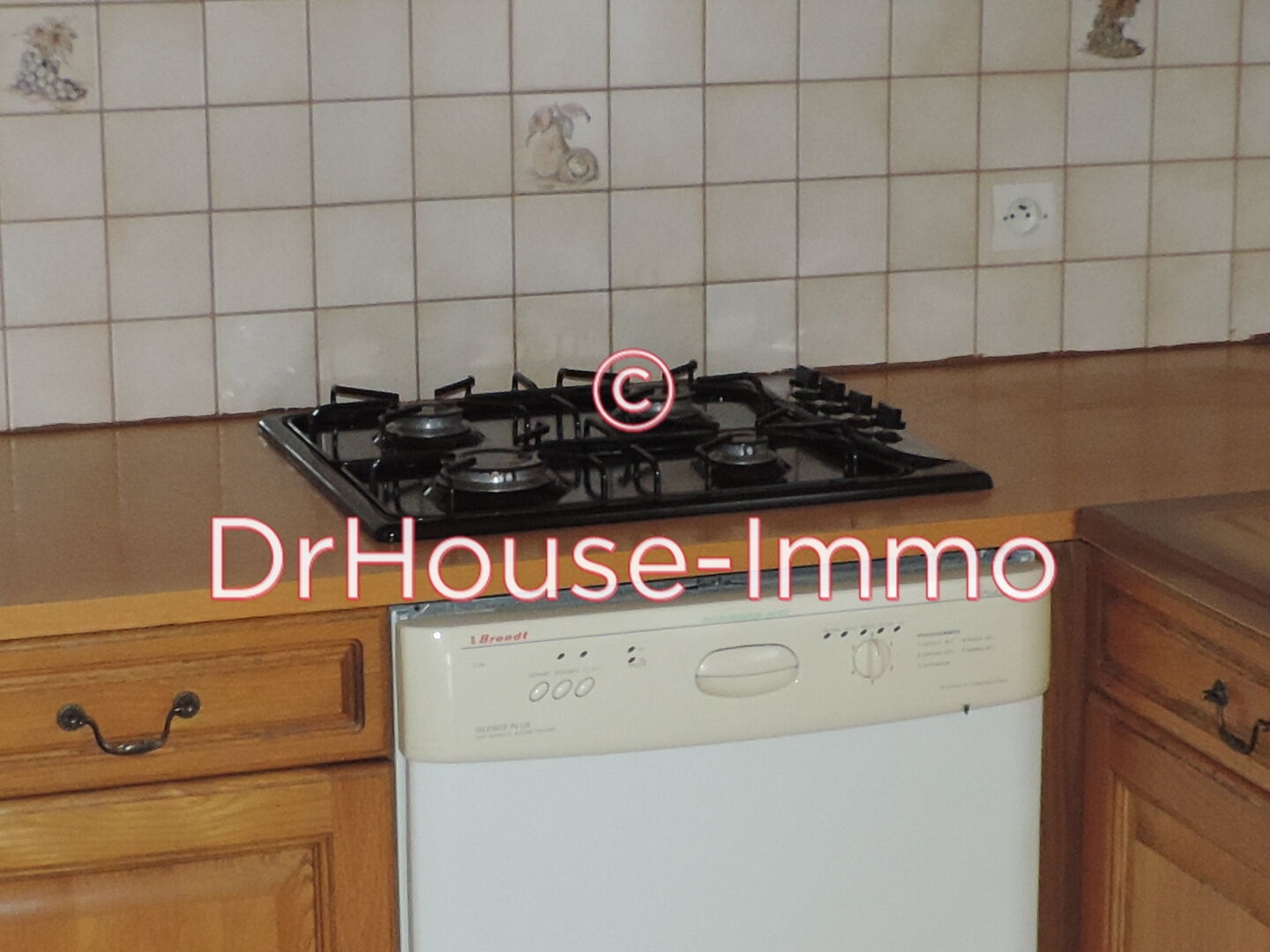 À VENDRE - ENSEMBLE IMMOBILIER COMMERCIAL ET HABITATION AU CŒUR DE CHAUVIGNY (86)