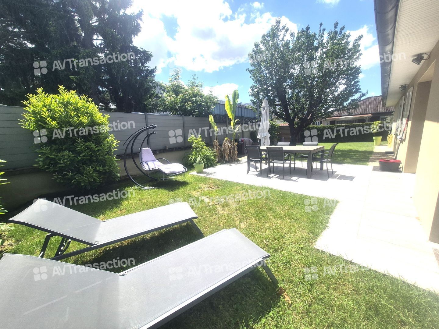 Maison à vendre - 5 pièces - 138m2 - Vaulx-En-Velin (69120)