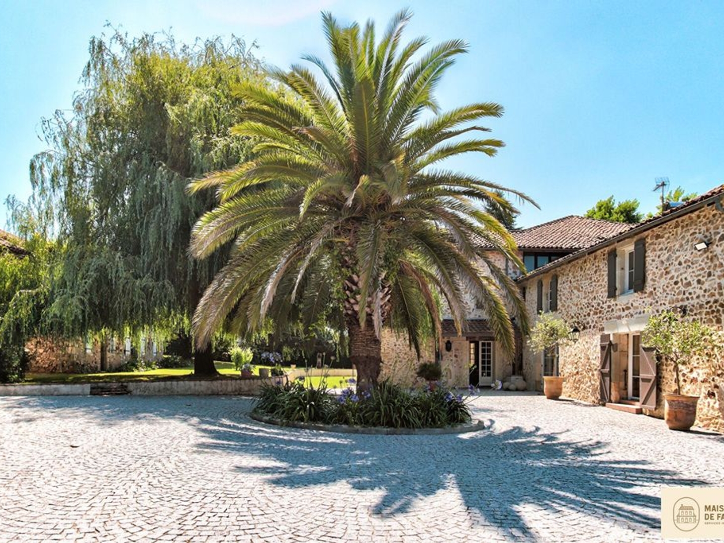 Maison à vendre - 16 pièces - 500m2 - Saint-Aubin-De-Médoc (33160)