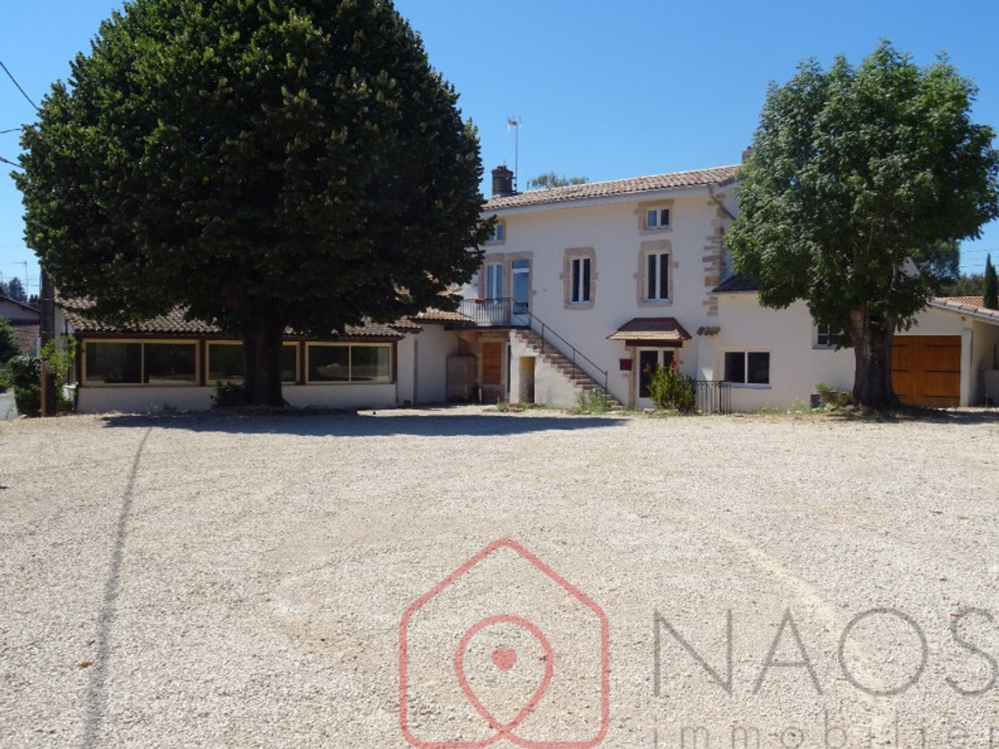 Local 7 pièces 301 m²