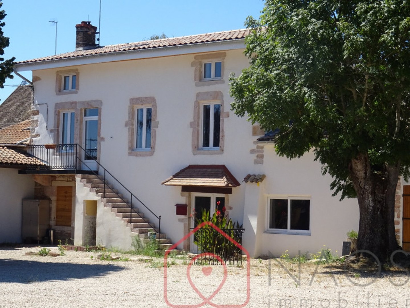 Locaux à vendre - 7 pièces - 301m2 - Tournus (71700)