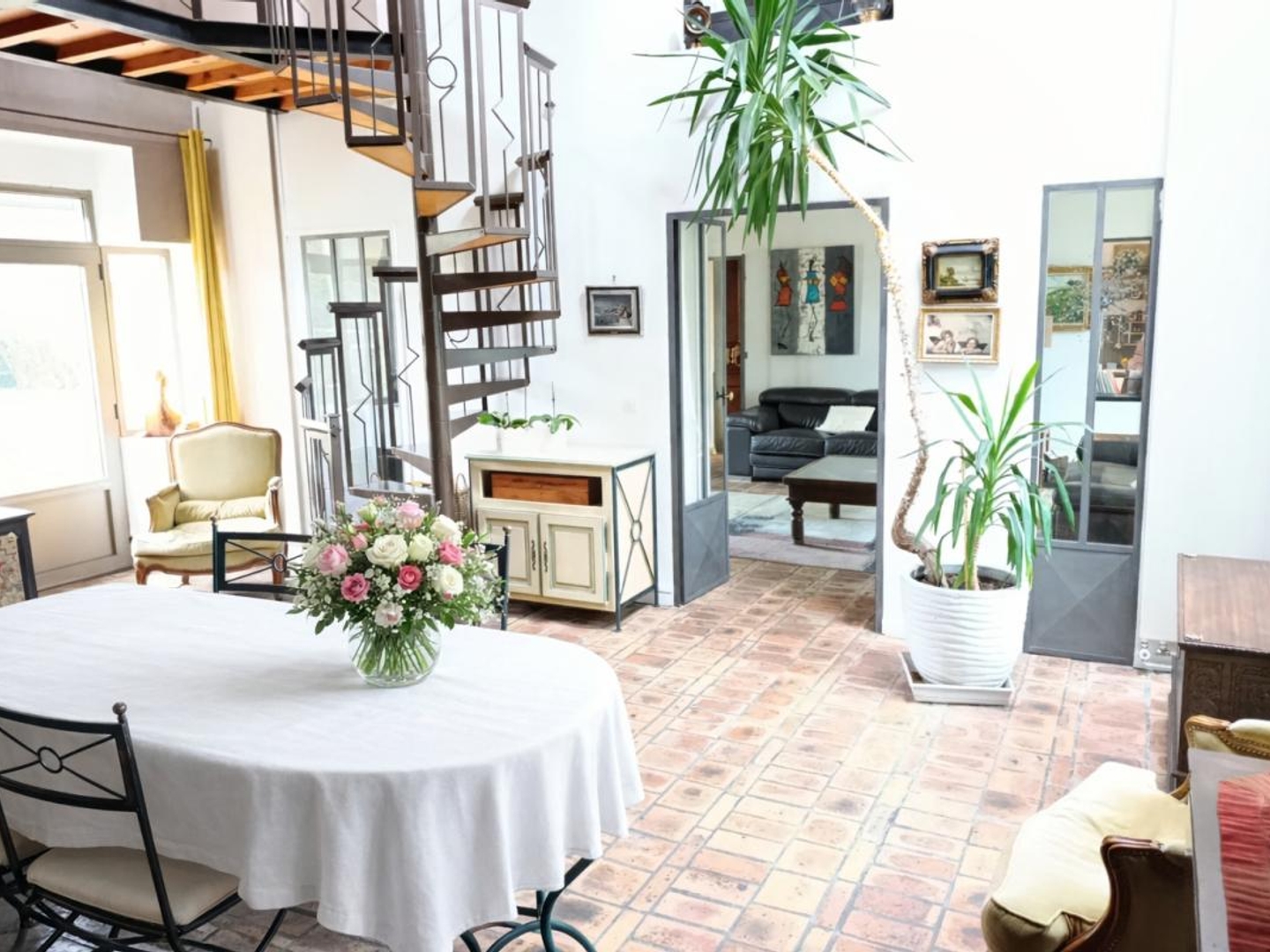Maison 11 pièces 261 m²