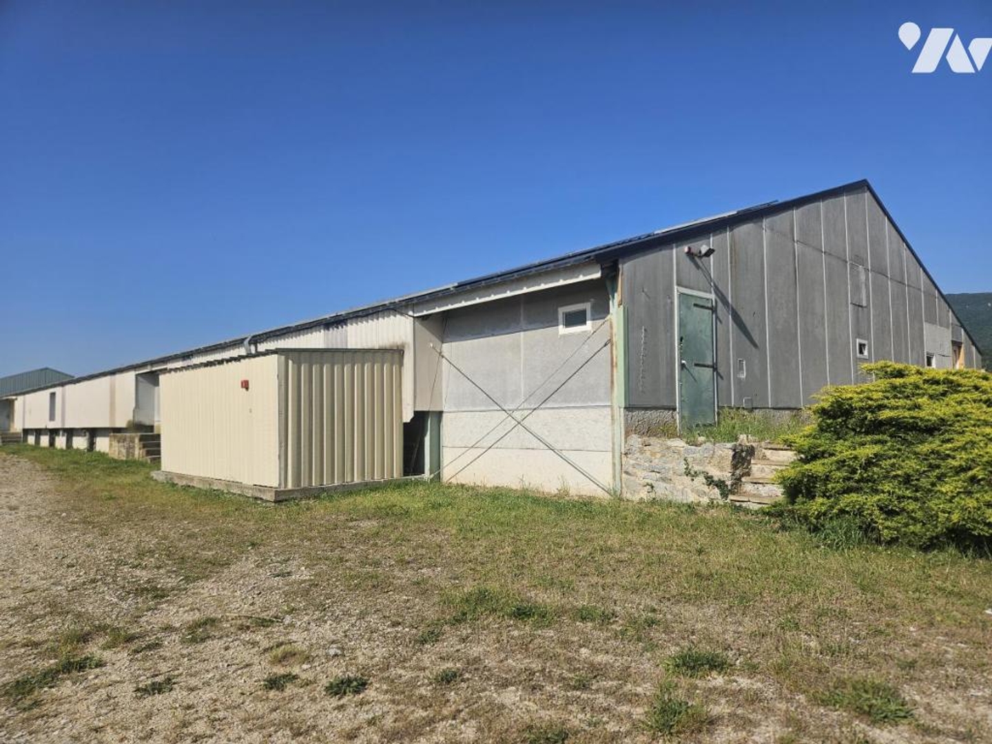 Locaux à vendre - 3000m2 - Crest (26400)