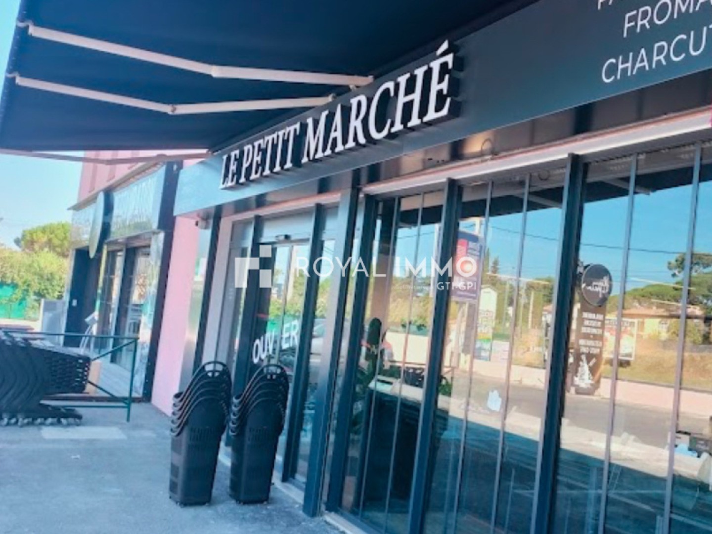 À vendre : Droit au bail Local récent avec mezzanine et pa