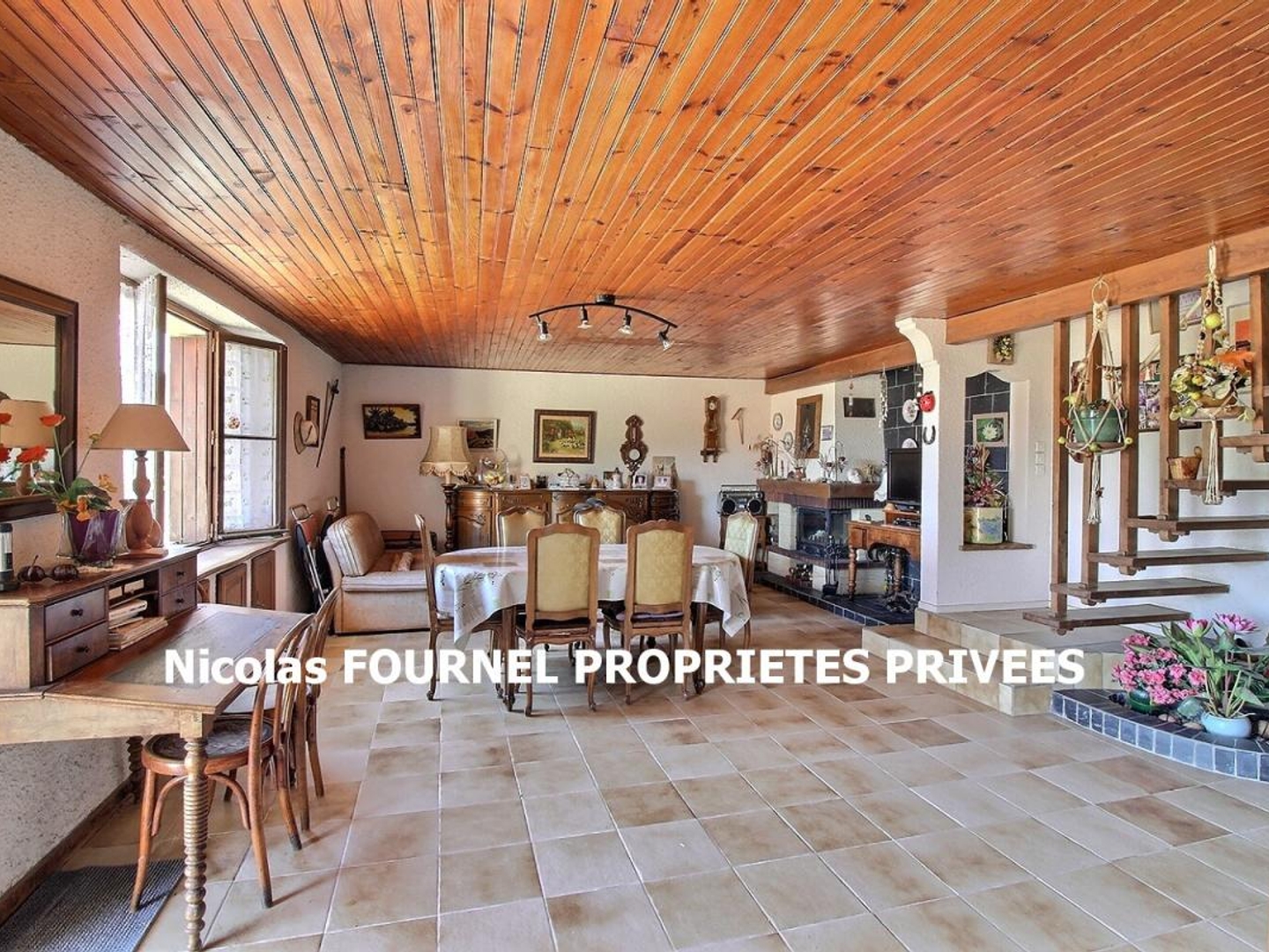 Immeuble à vendre - 7 pièces - 194m2 - La Versanne (42220)