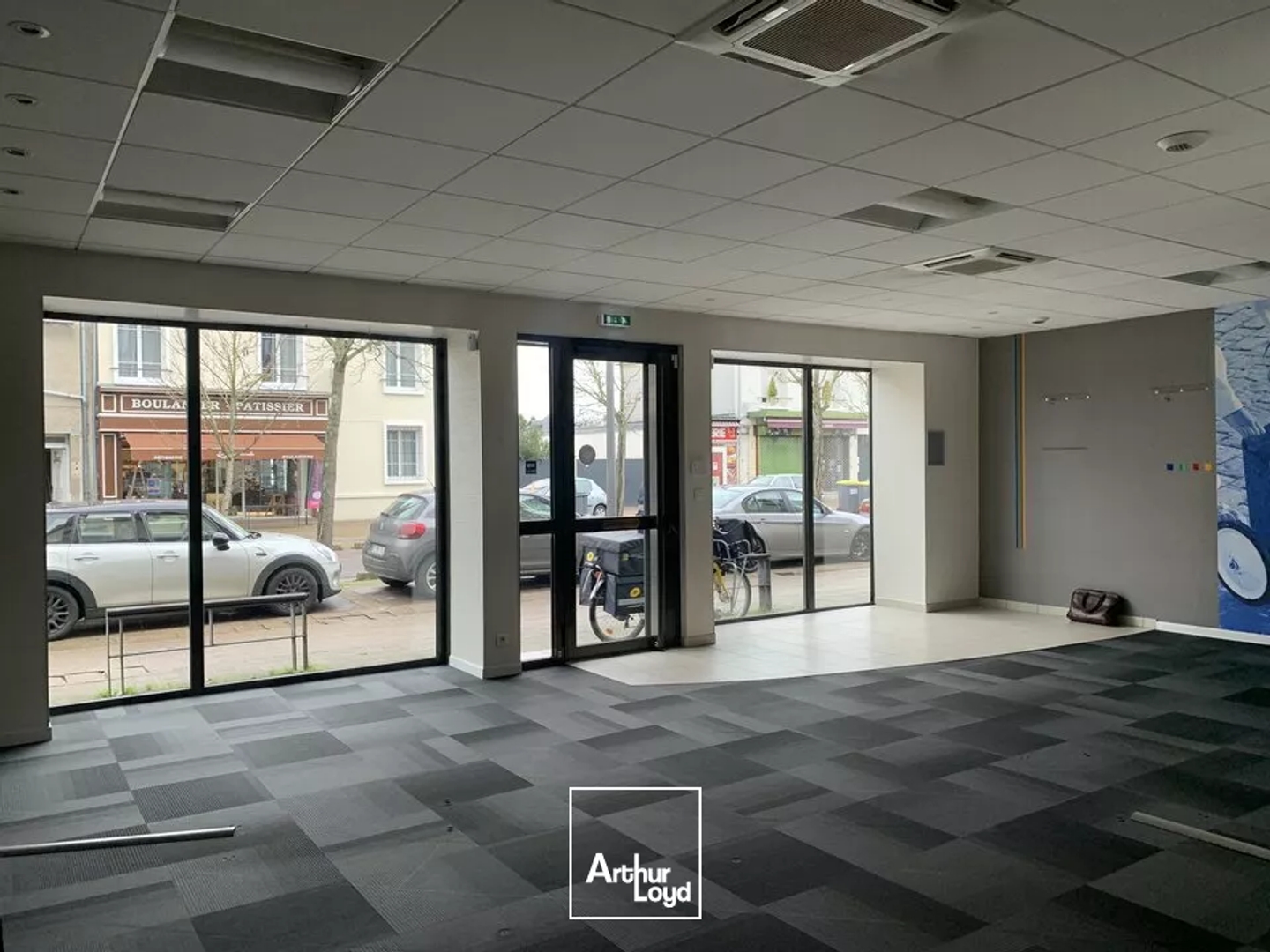 Bureaux à vendre - 69m2 - Saint-Pierre-Des-... (37700)
